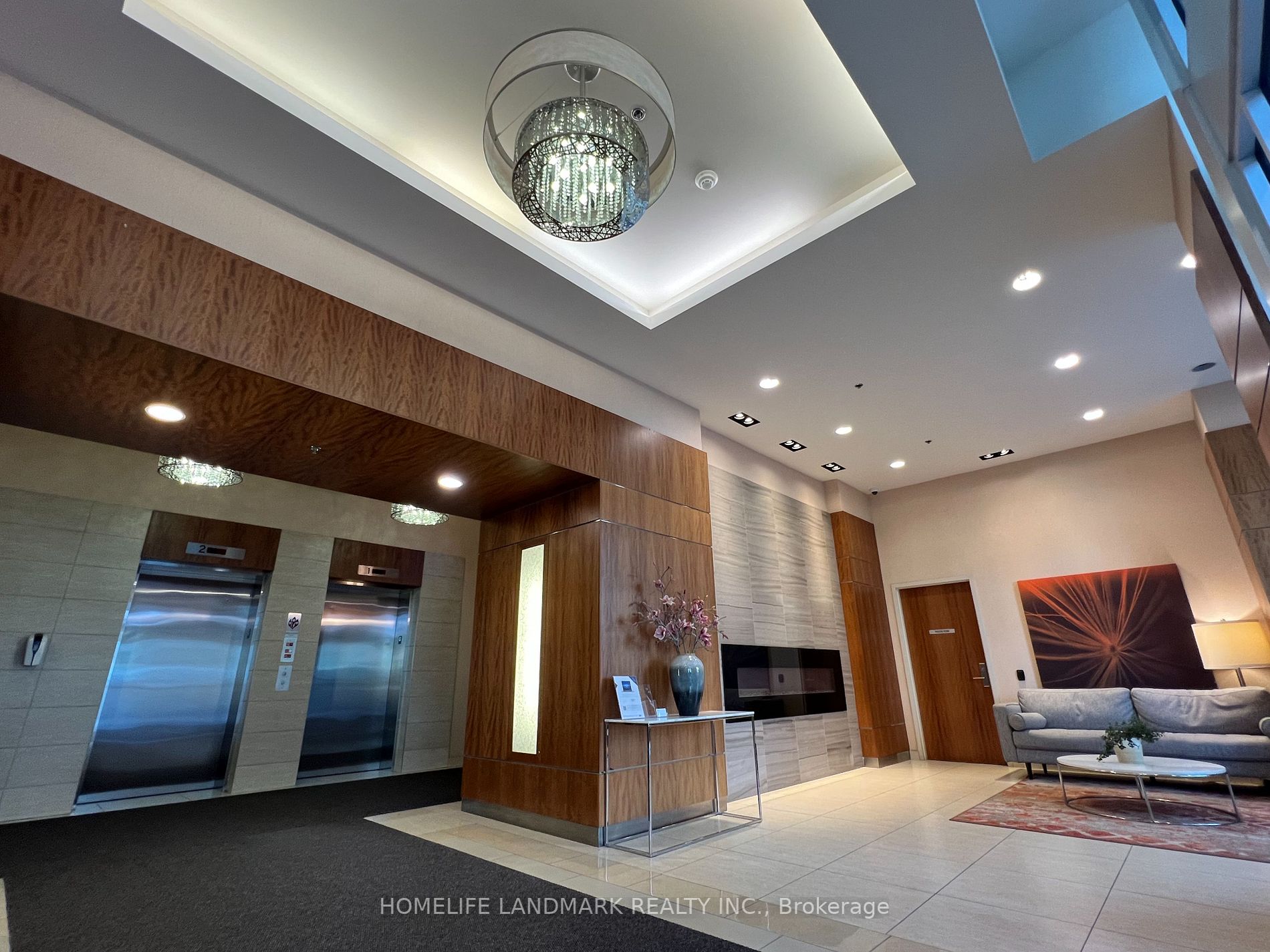 50 Town Centre Crt, #711
