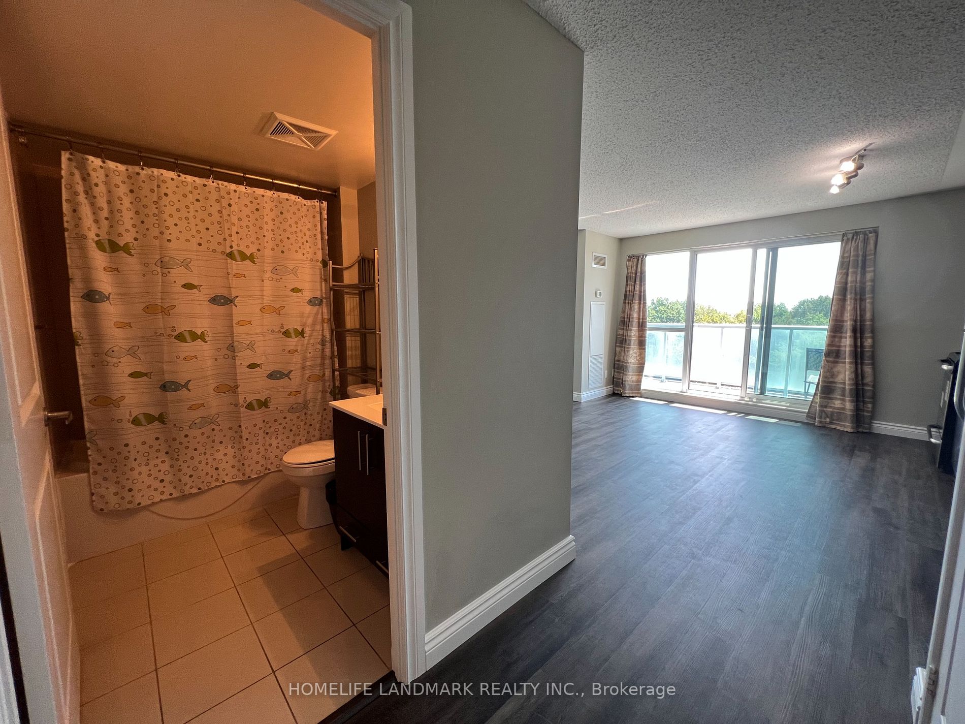 50 Town Centre Crt, #711