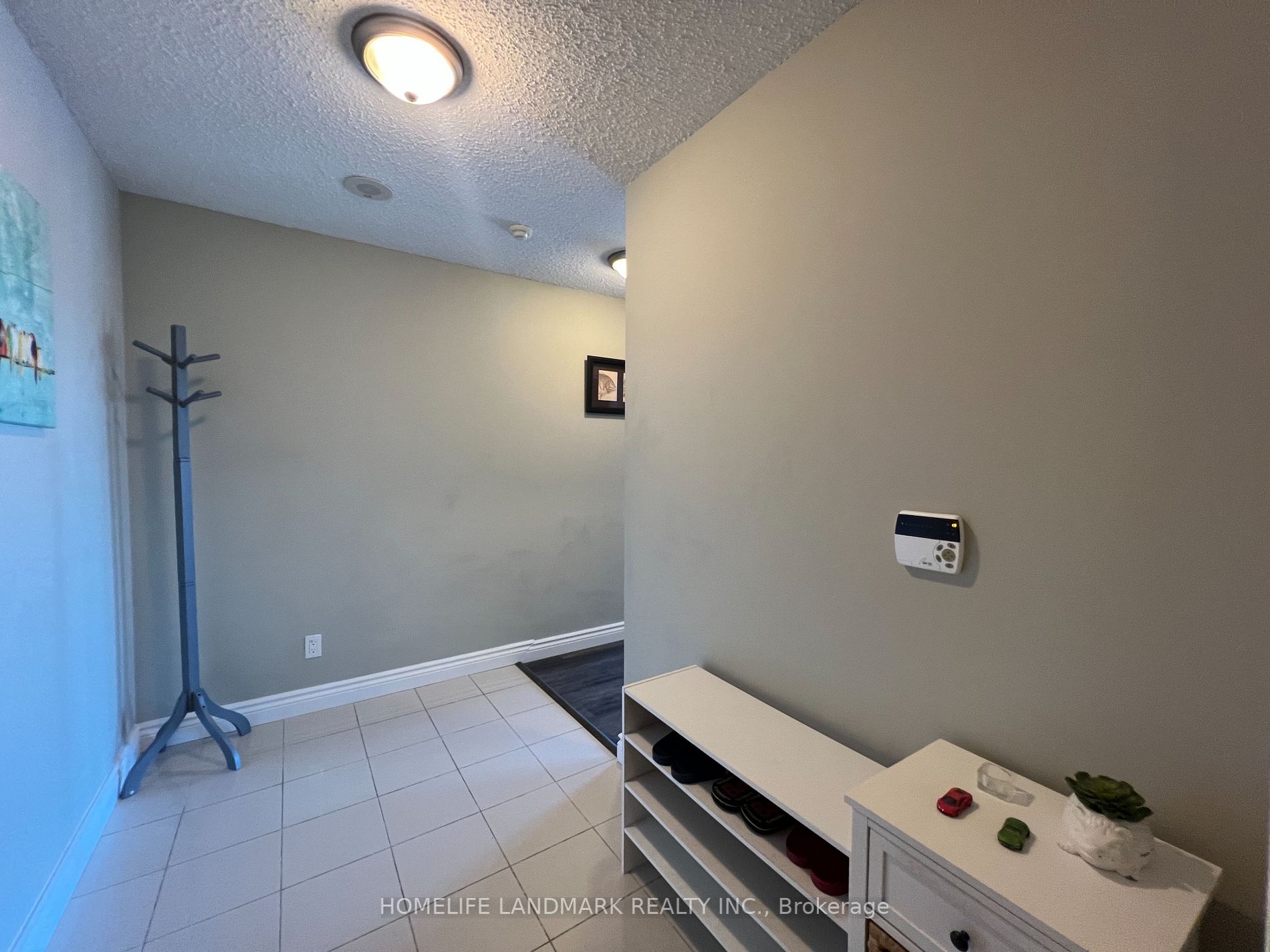 50 Town Centre Crt, #711