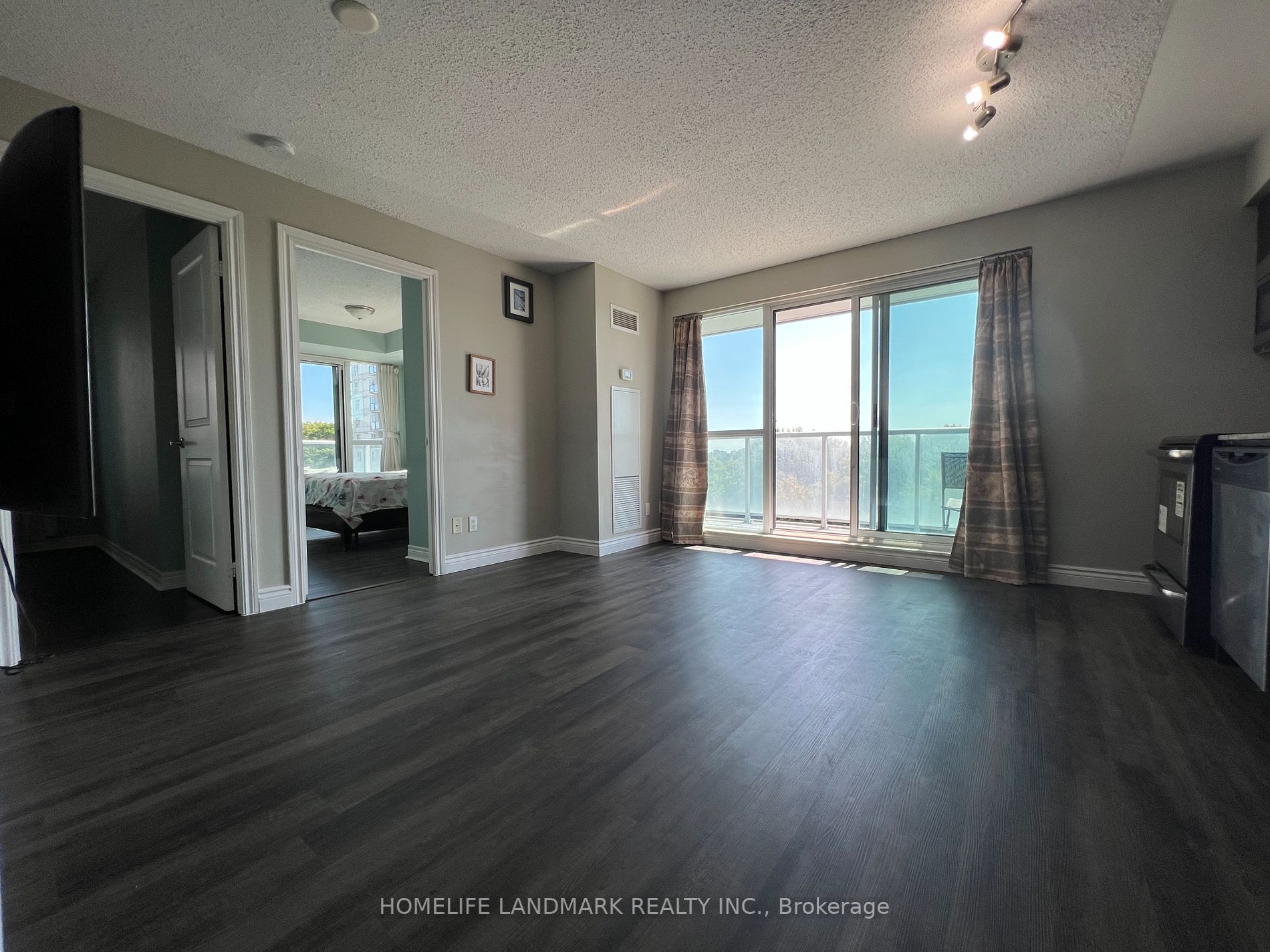 50 Town Centre Crt, #711