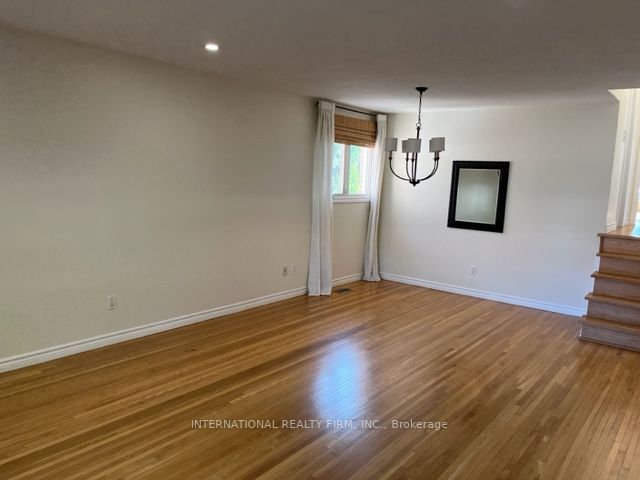 806 Fairview Avenue