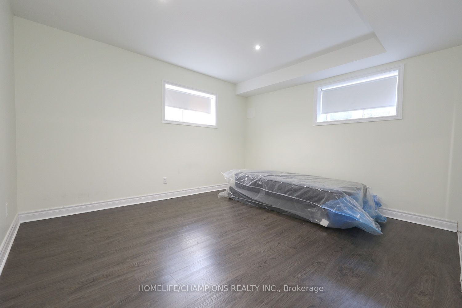 4 ELLIOTTGLEN Drive