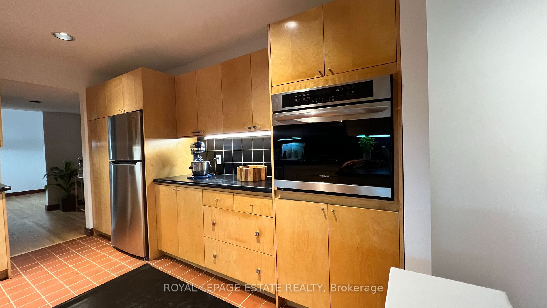 102 Queensbury Avenue
