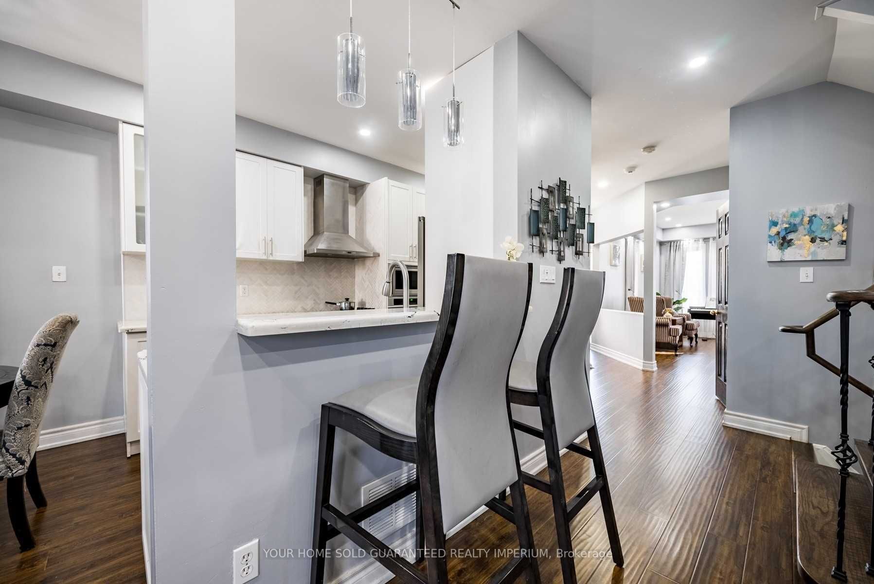 73 Sandford Cres