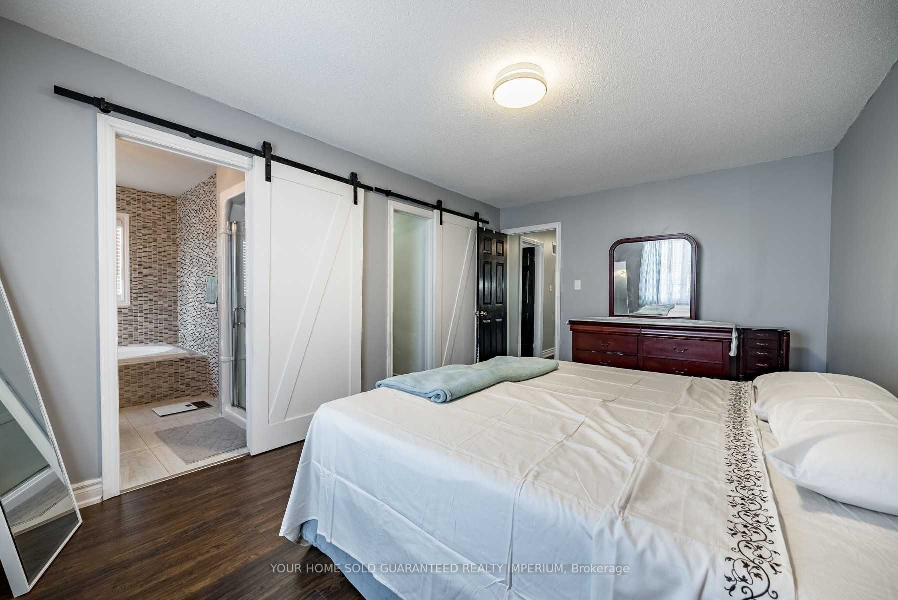 73 Sandford Cres