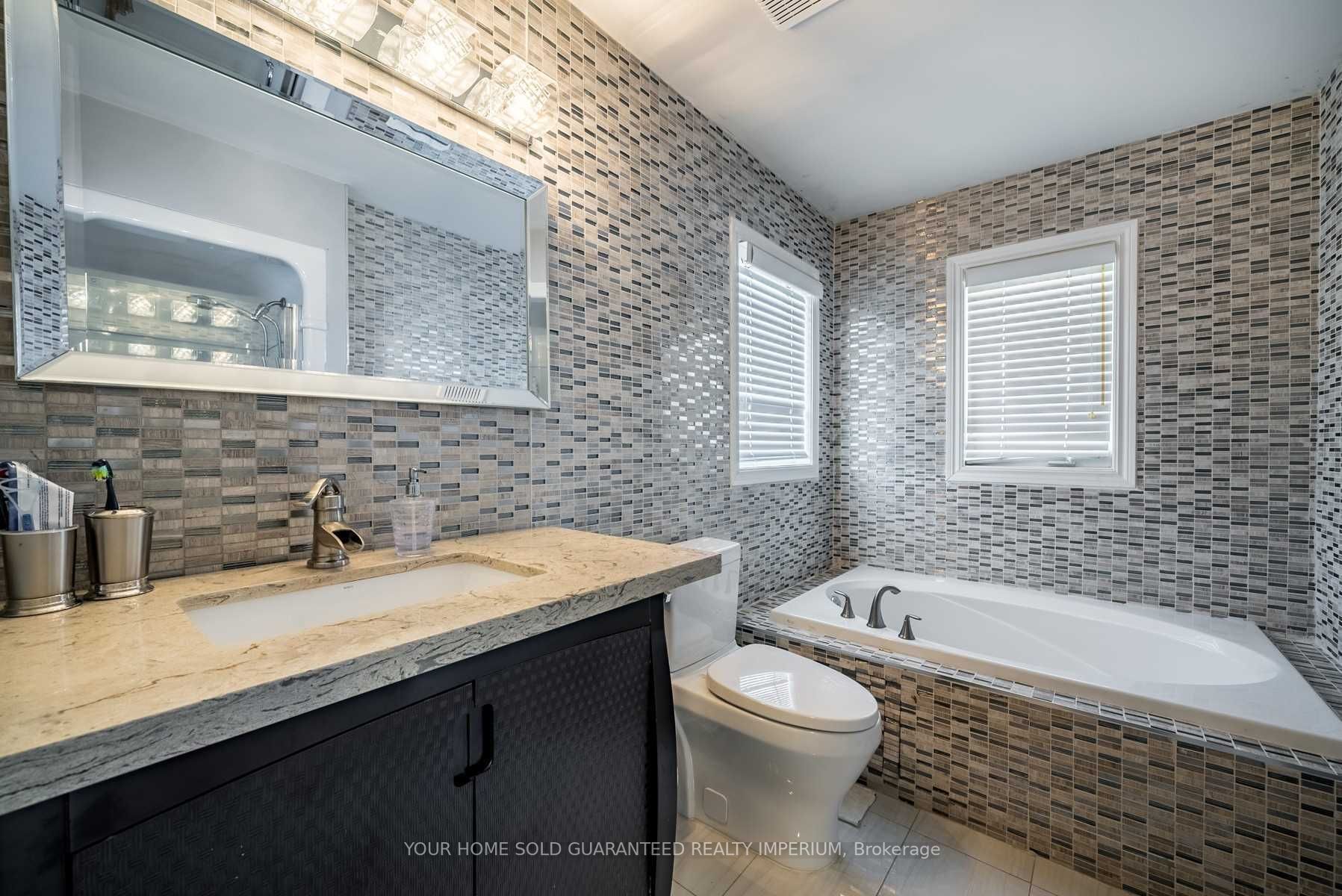 73 Sandford Cres