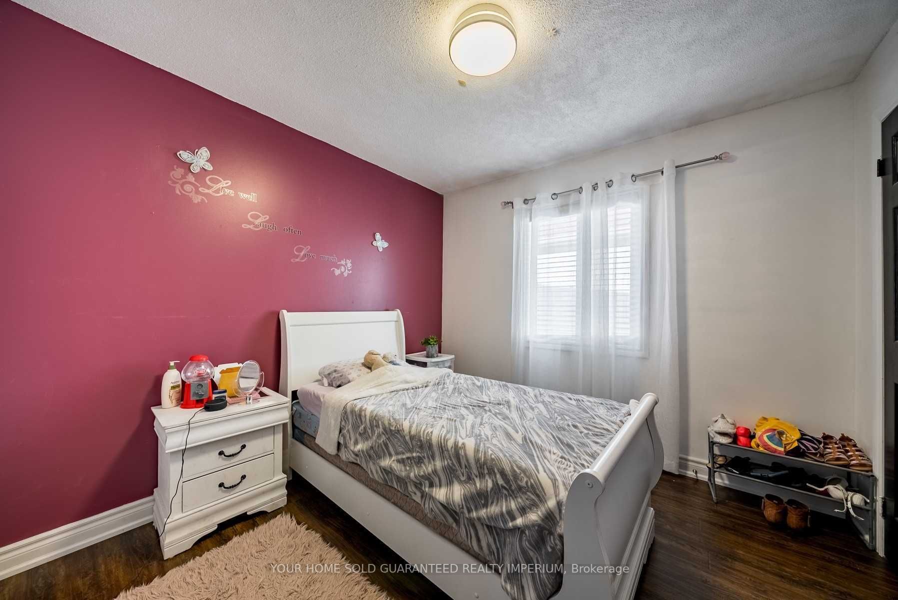 73 Sandford Cres