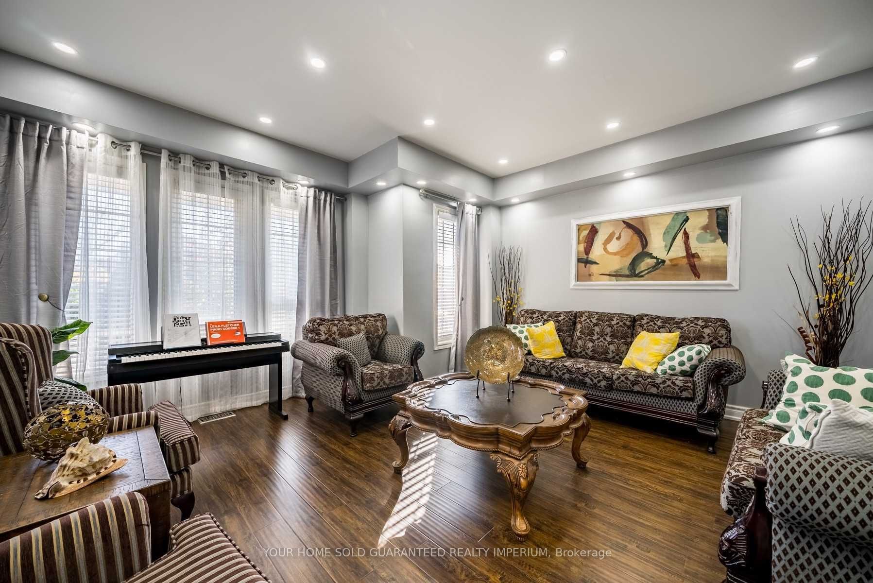 73 Sandford Cres