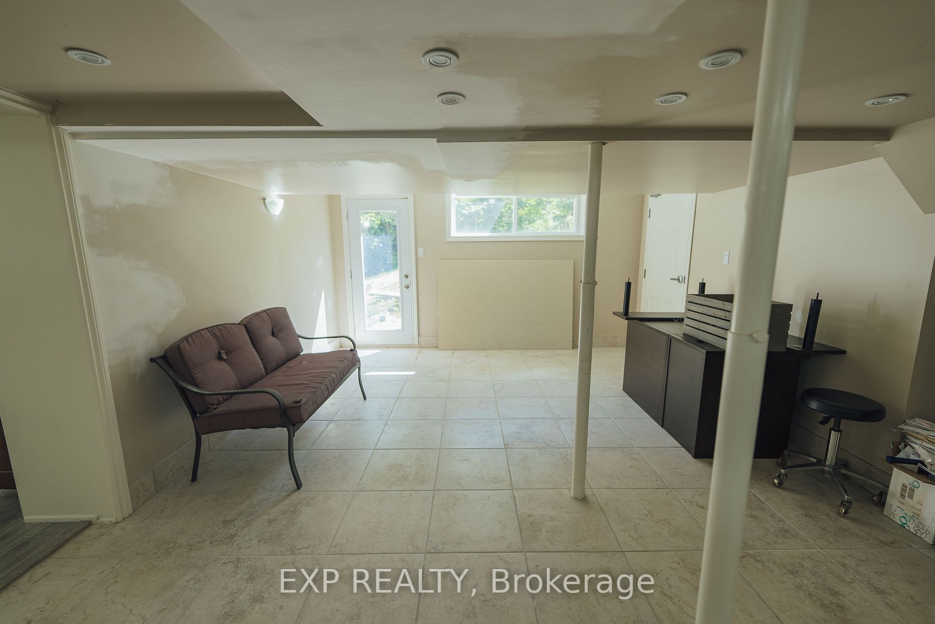 35 Winchester Rd E, #Bsmt