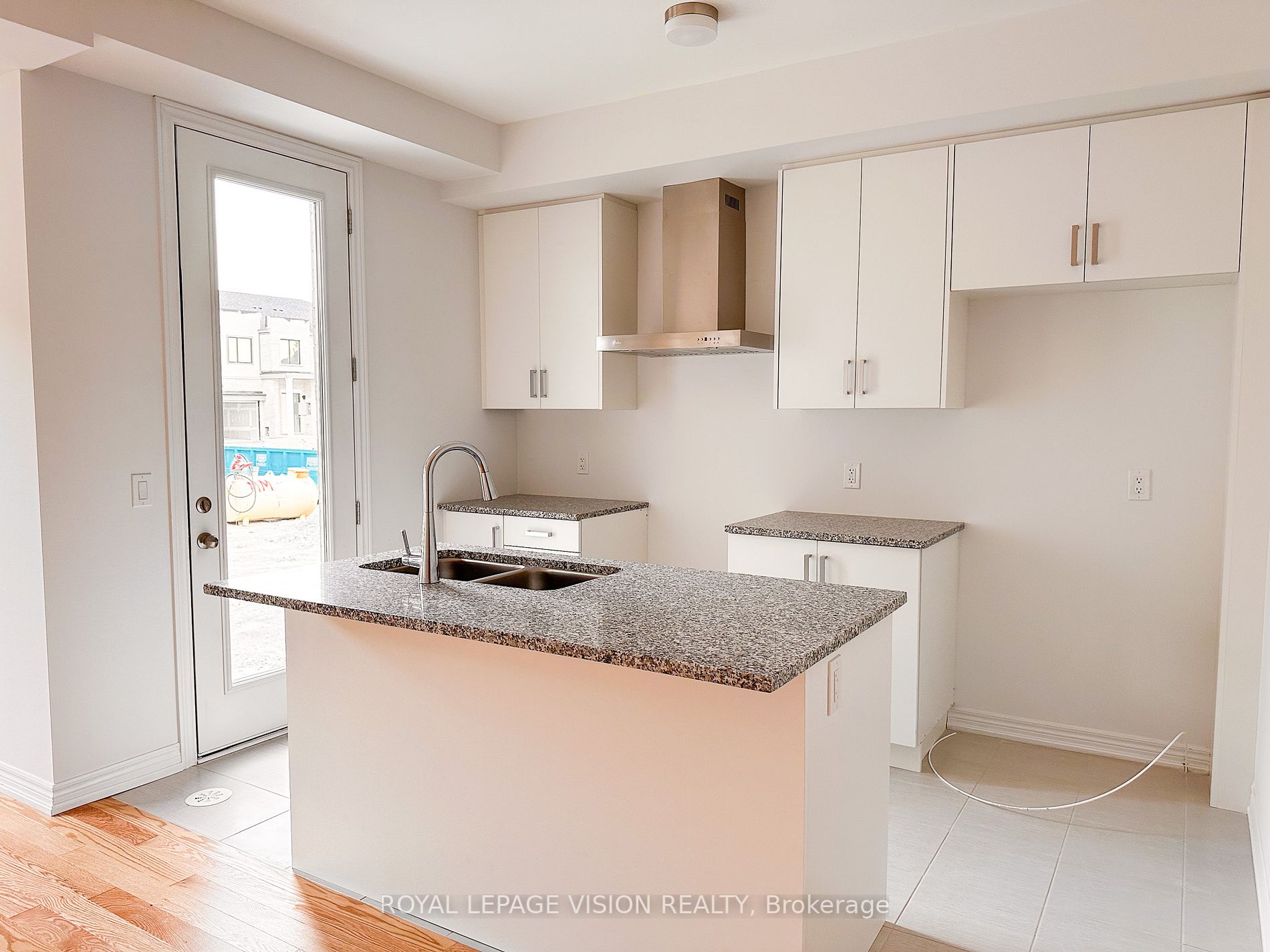 60 Sorbara Way