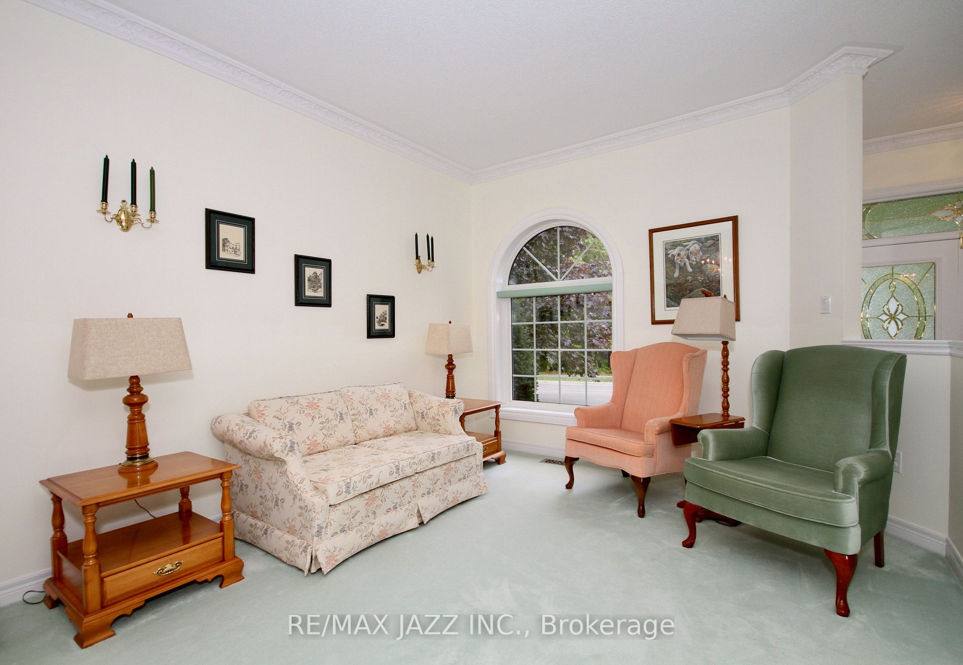 121 Whitburn St