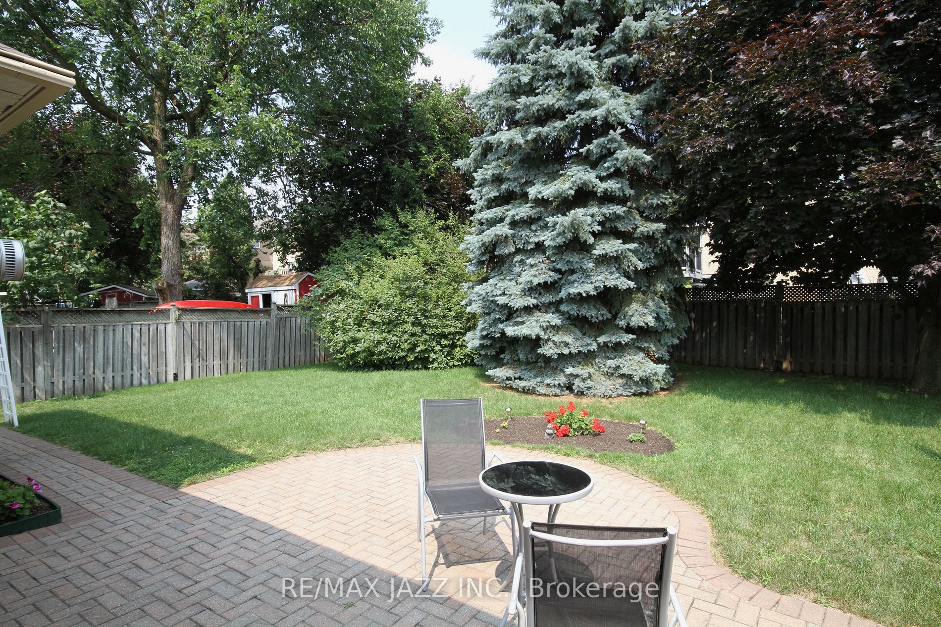 121 Whitburn St