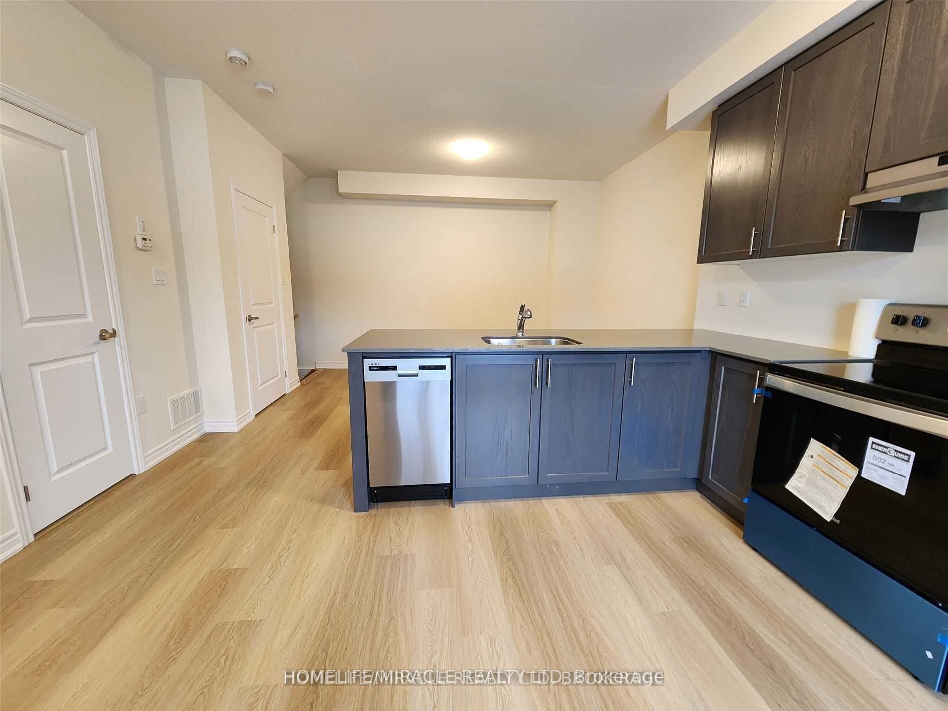 485 Beresford Path, #04