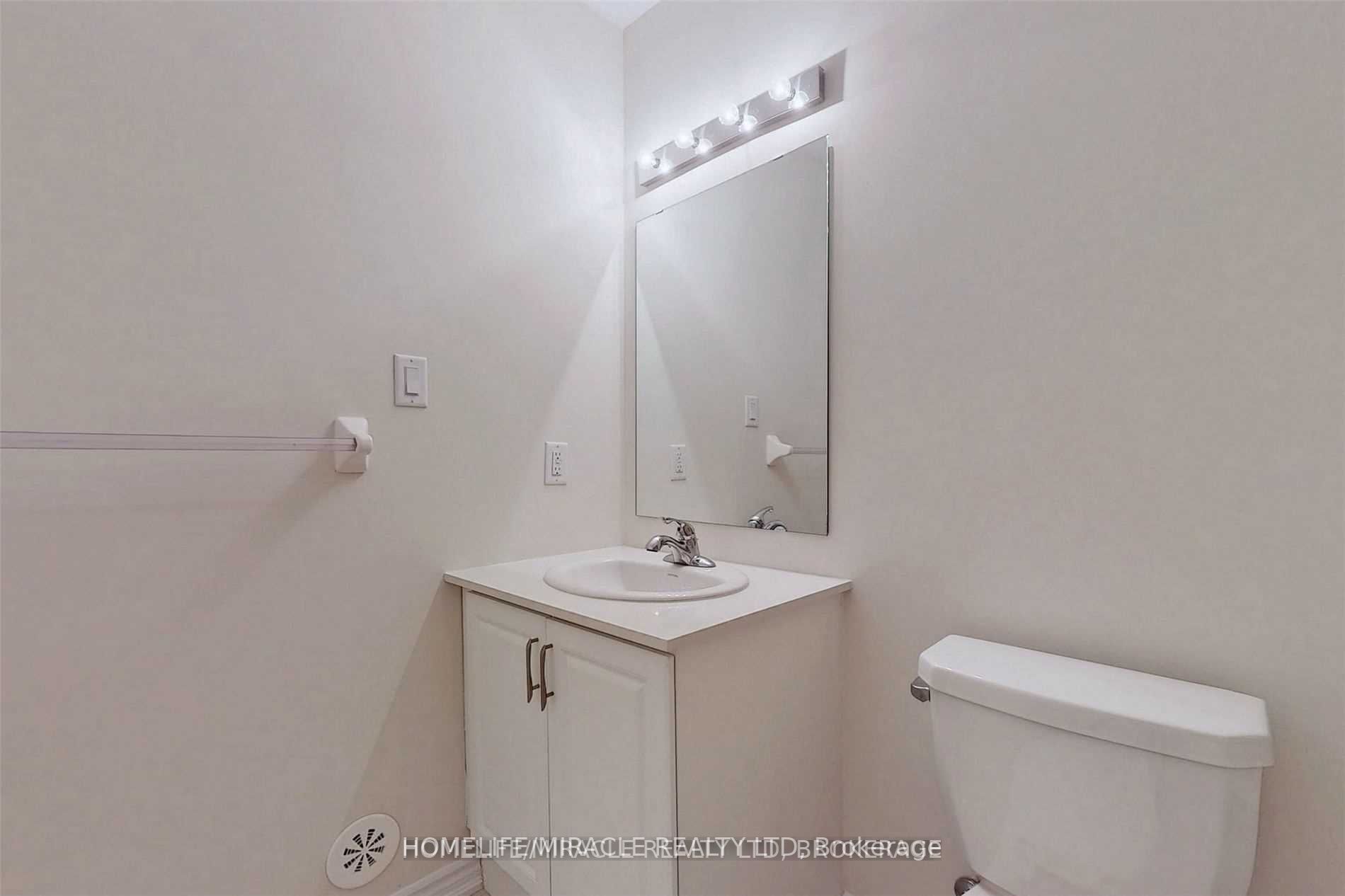 485 Beresford Path, #04