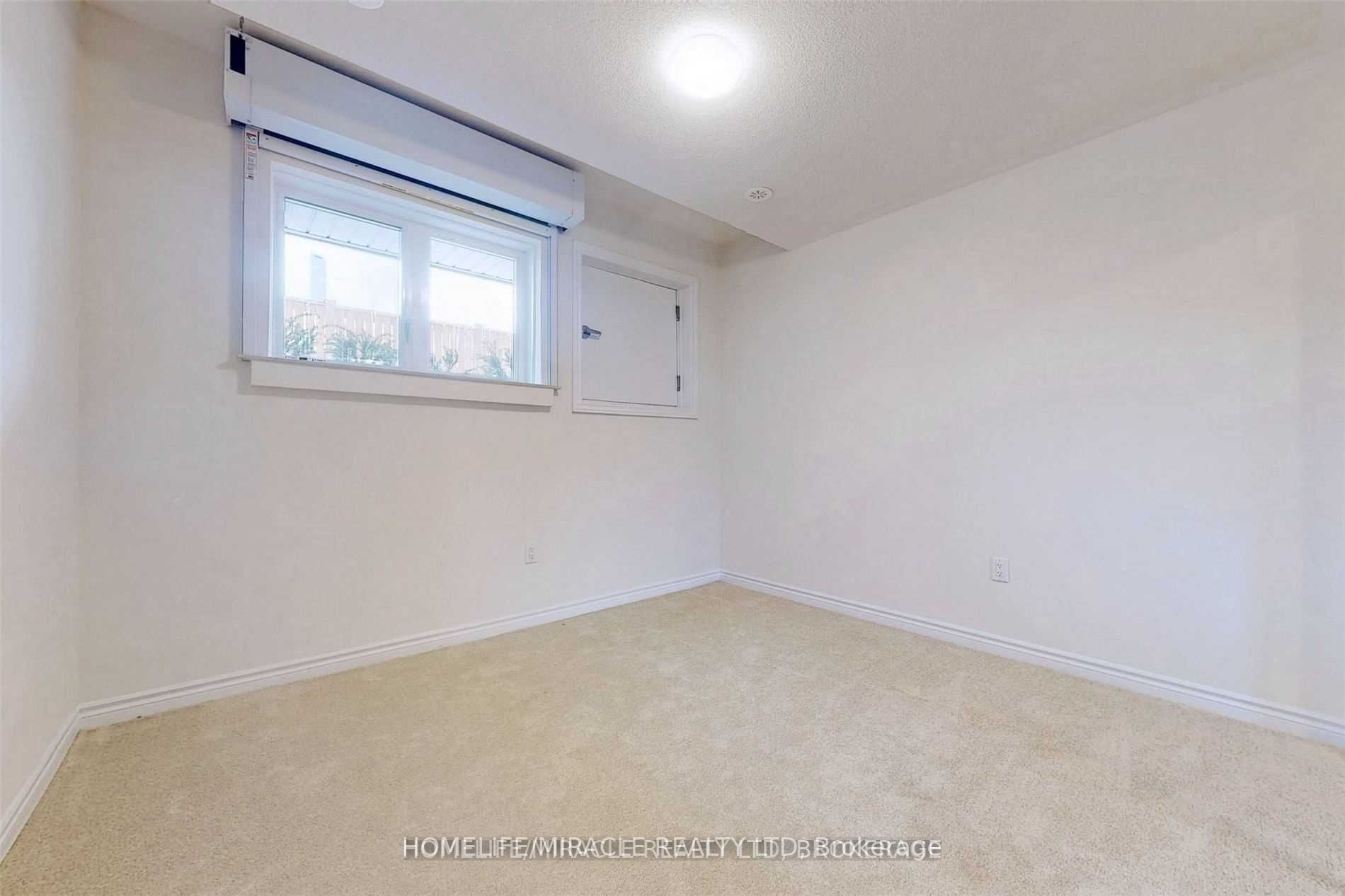 485 Beresford Path, #04