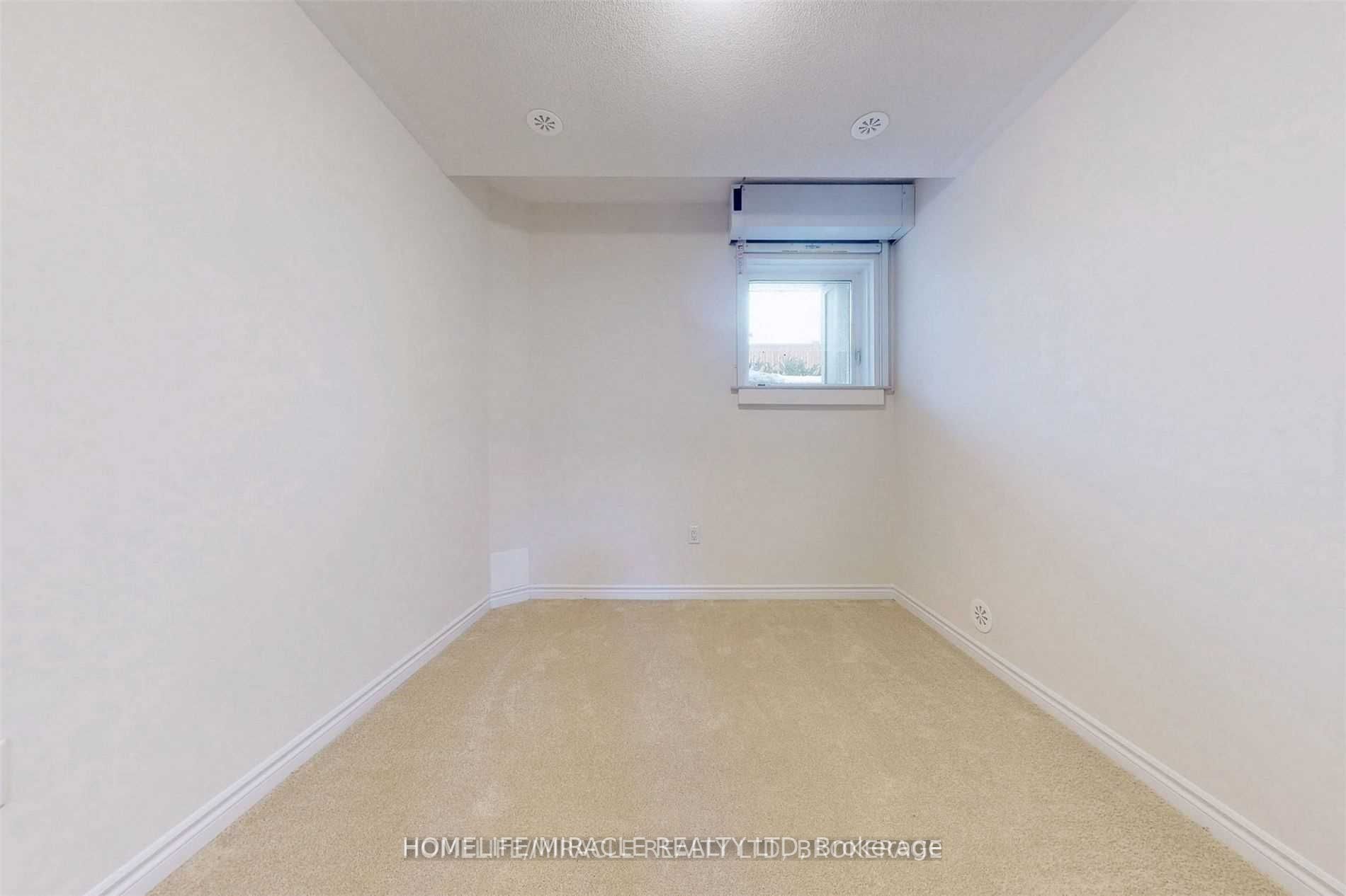 485 Beresford Path, #04