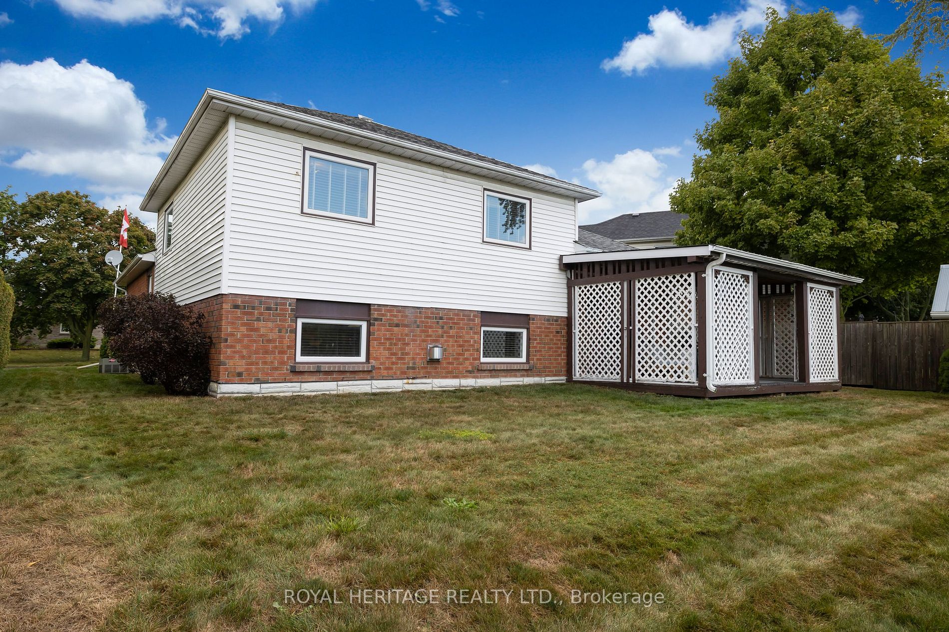 23 Hart Blvd