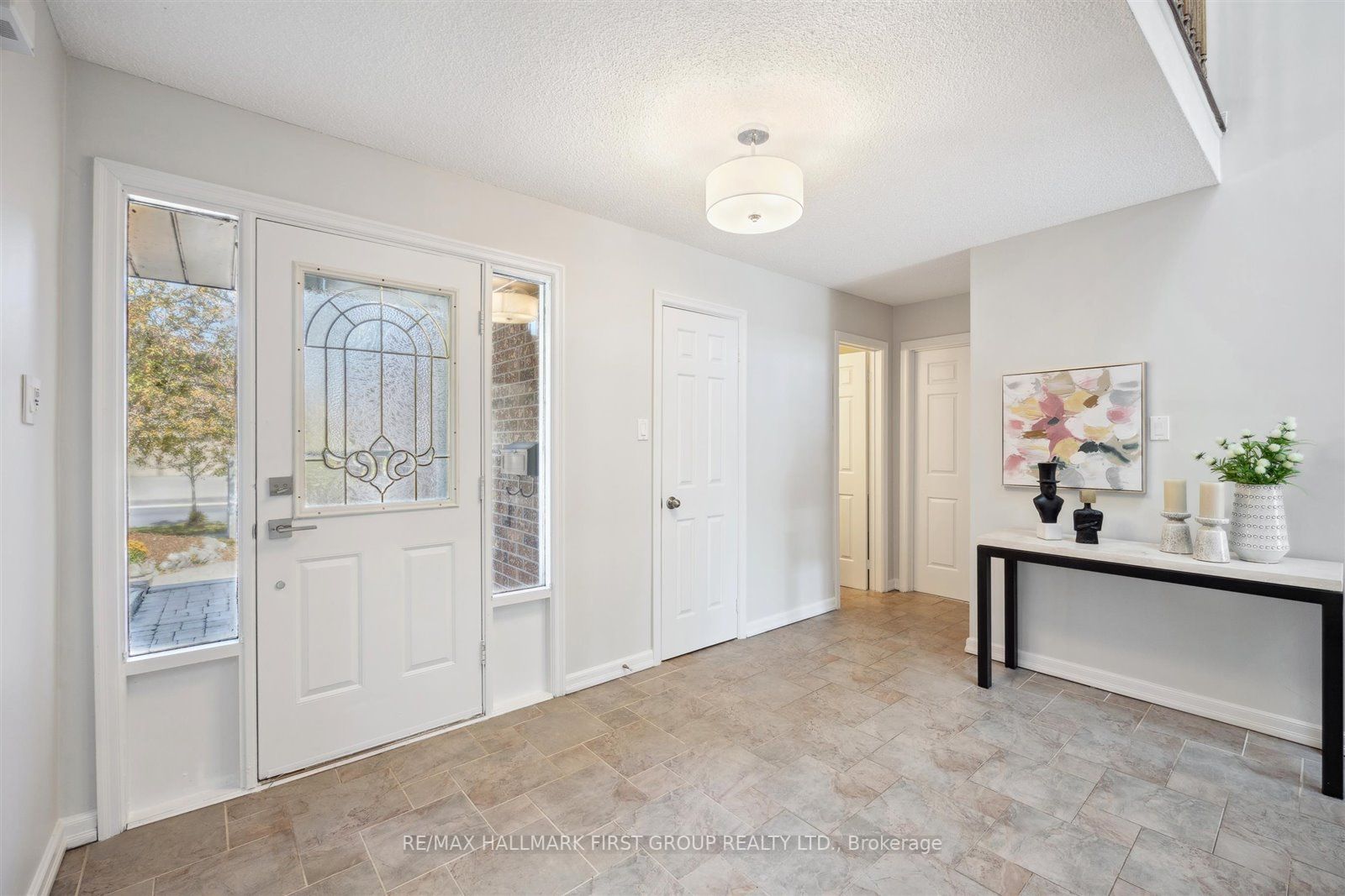 76 Farrow Cres