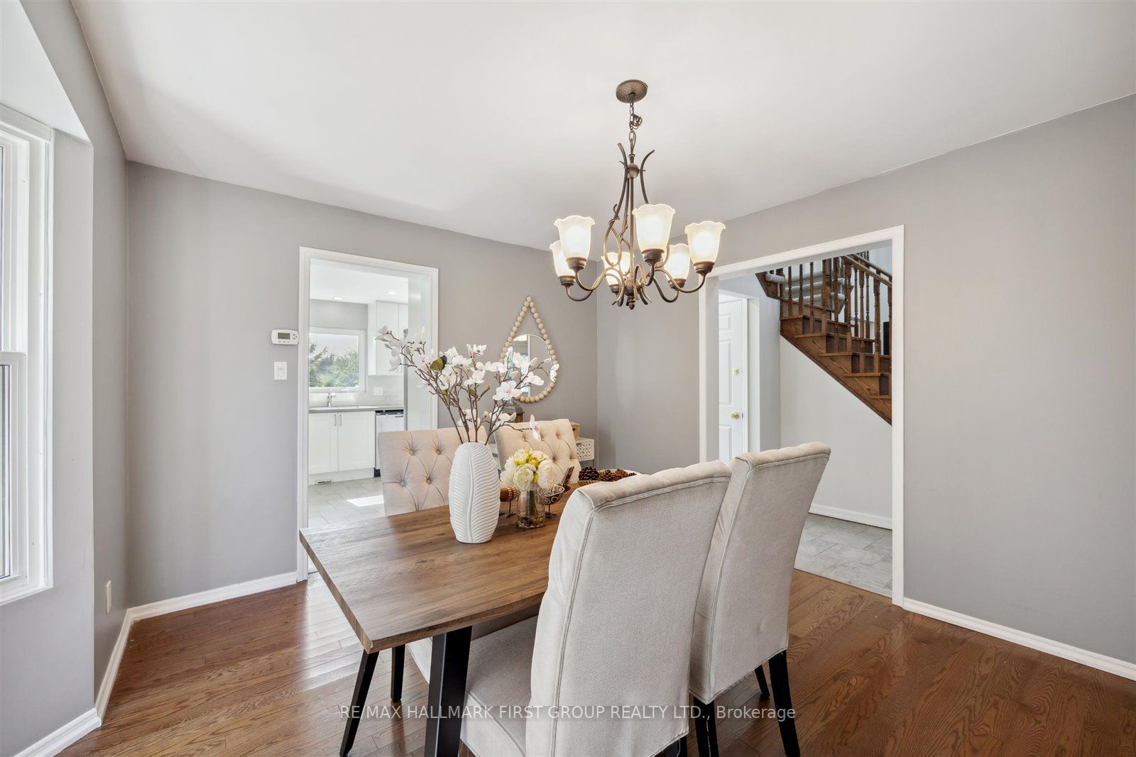 76 Farrow Cres