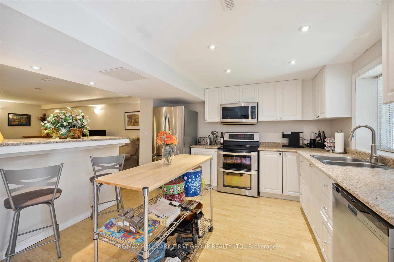 76 Farrow Cres