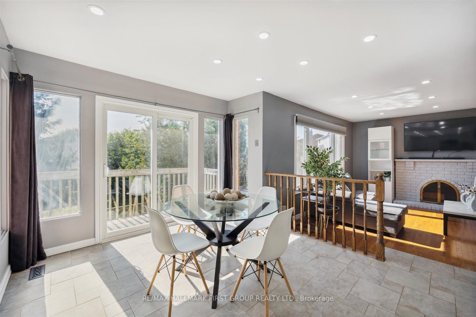 76 Farrow Cres