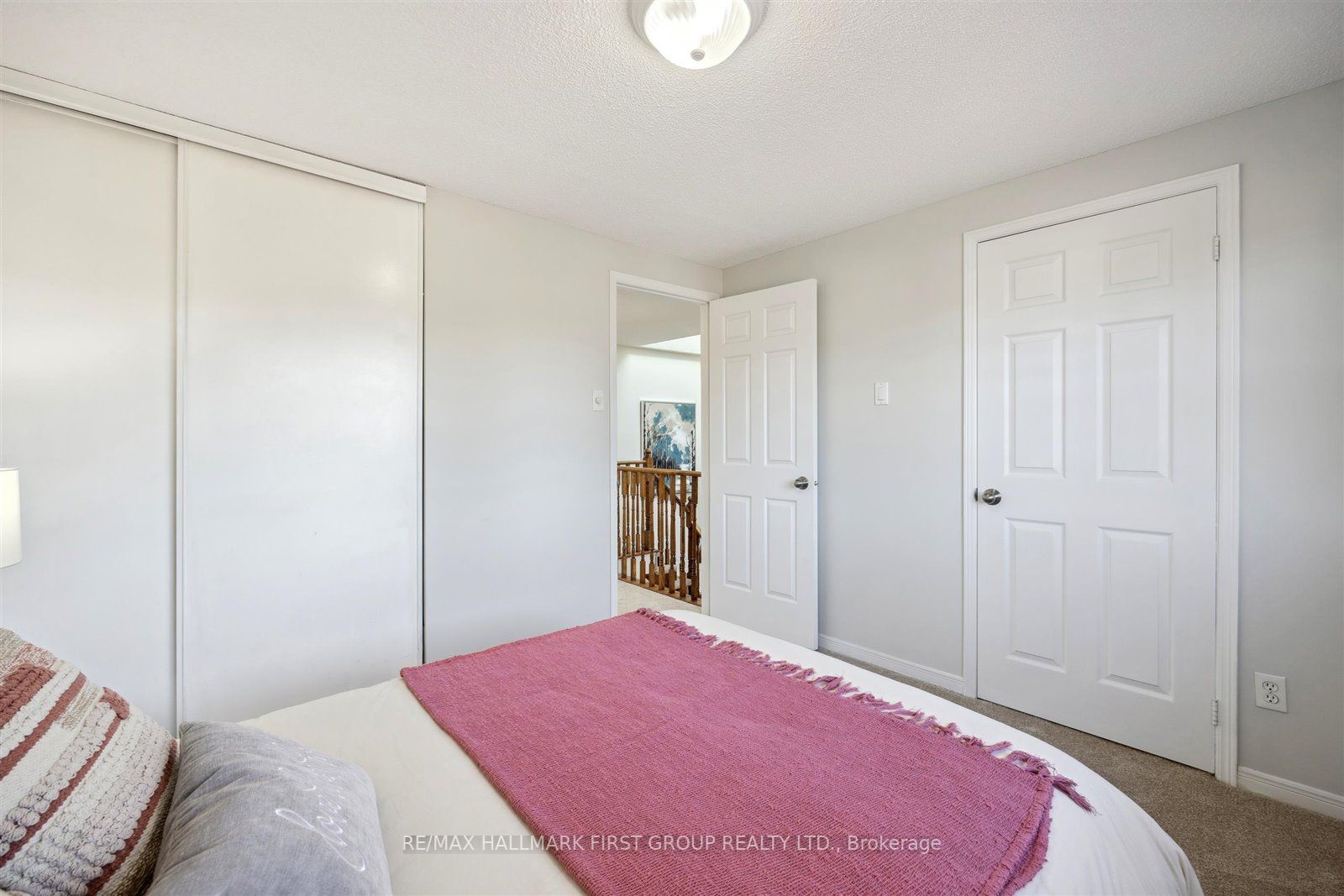 76 Farrow Cres