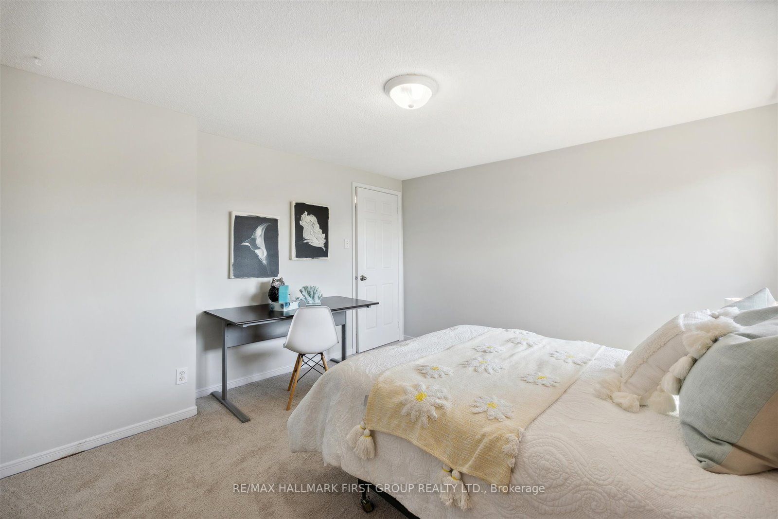 76 Farrow Cres