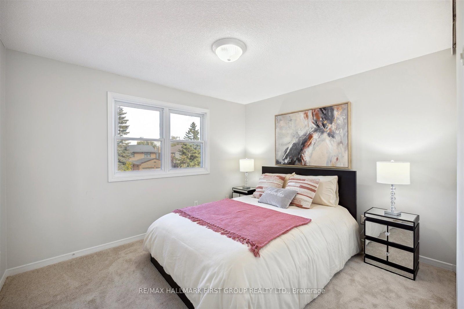 76 Farrow Cres