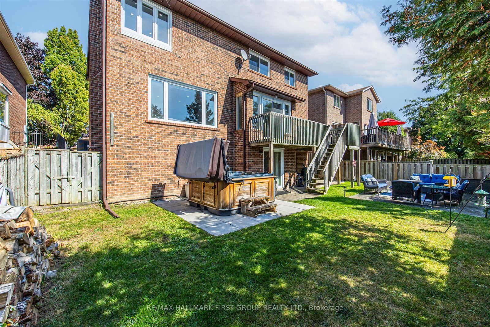 76 Farrow Cres