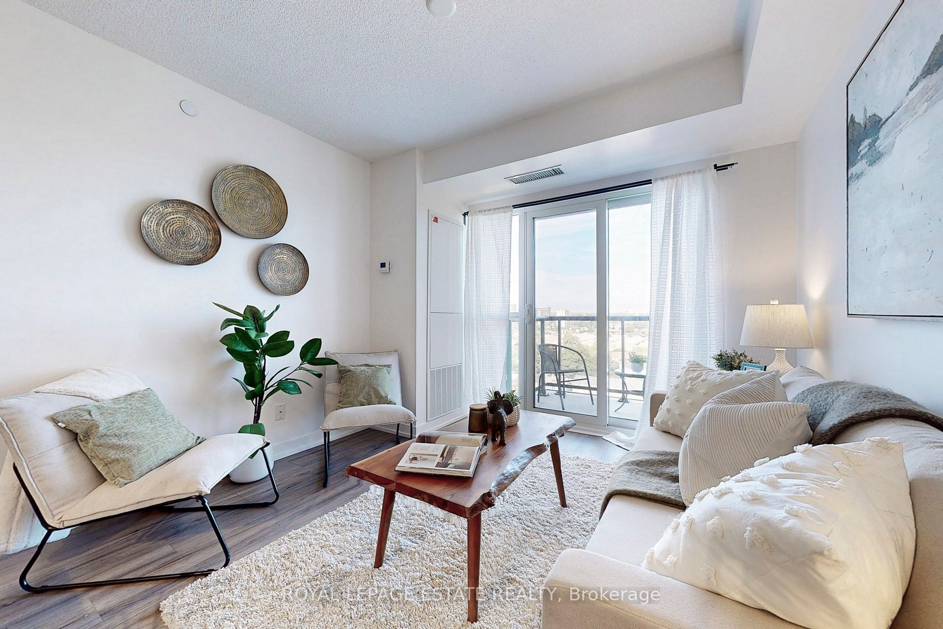 8 Trent Ave, #1112