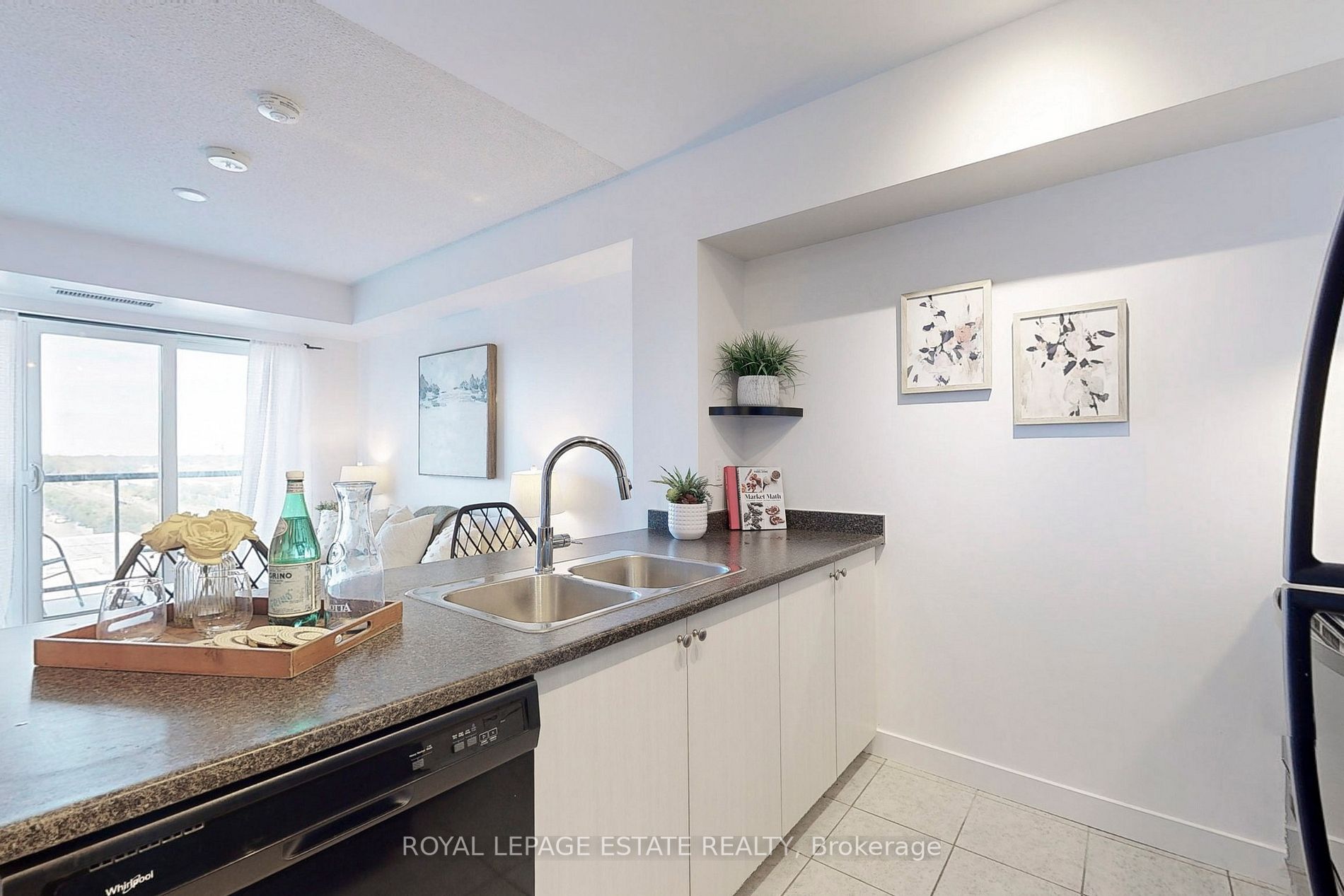 8 Trent Ave, #1112