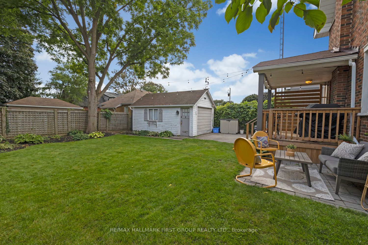 463 Athol Street E