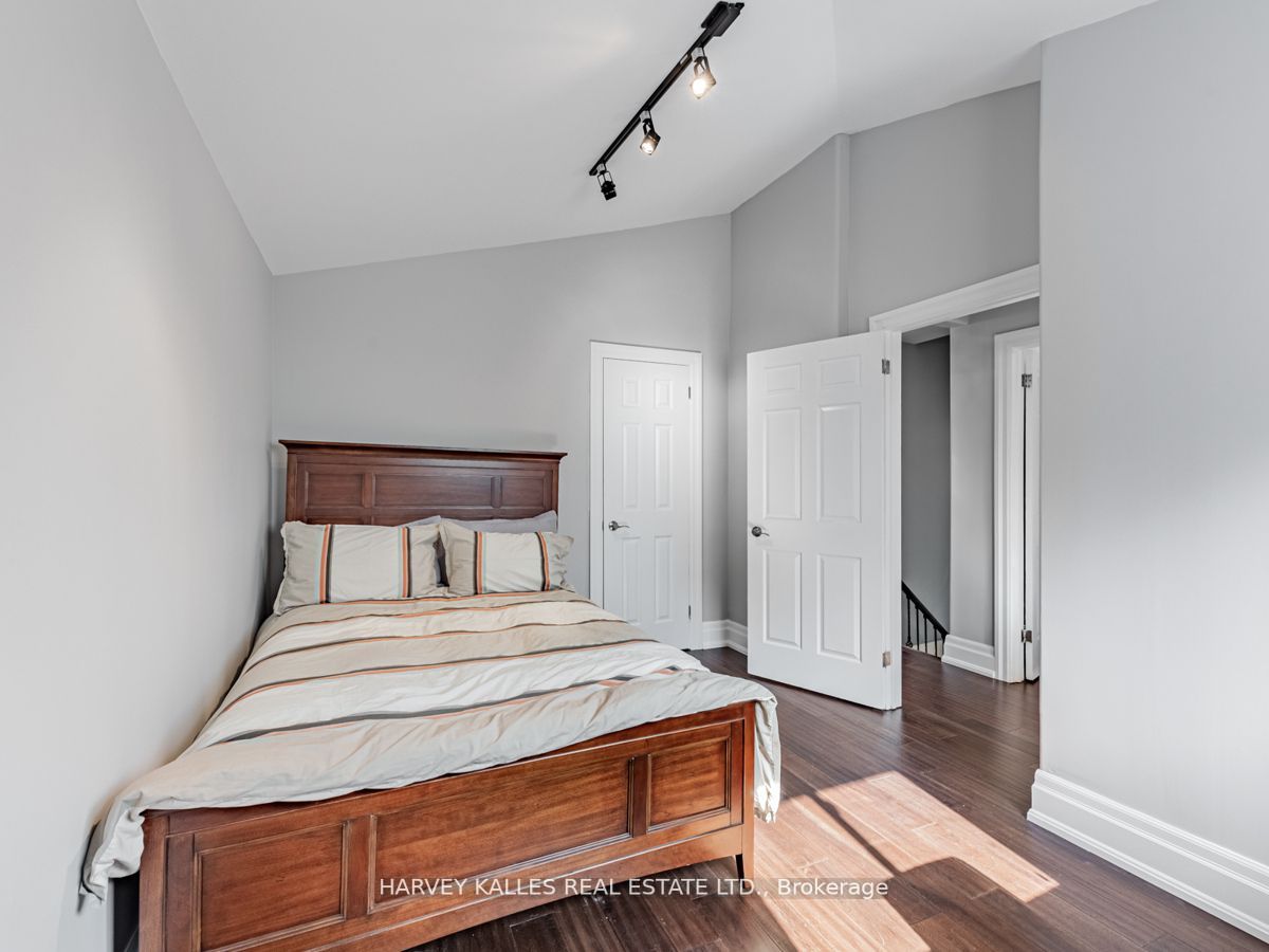 6 Kildonan Dr