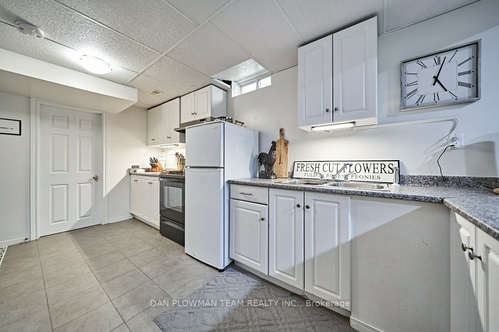 52 Wessex Dr