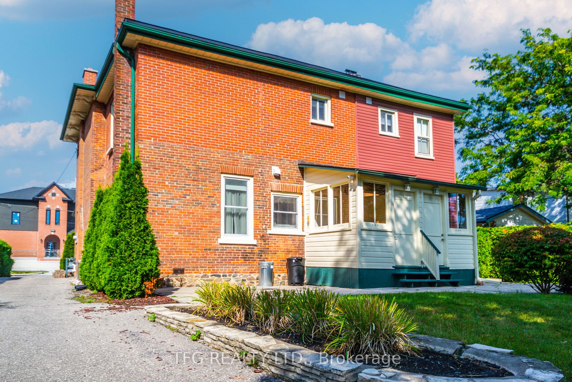 21 Elgin St