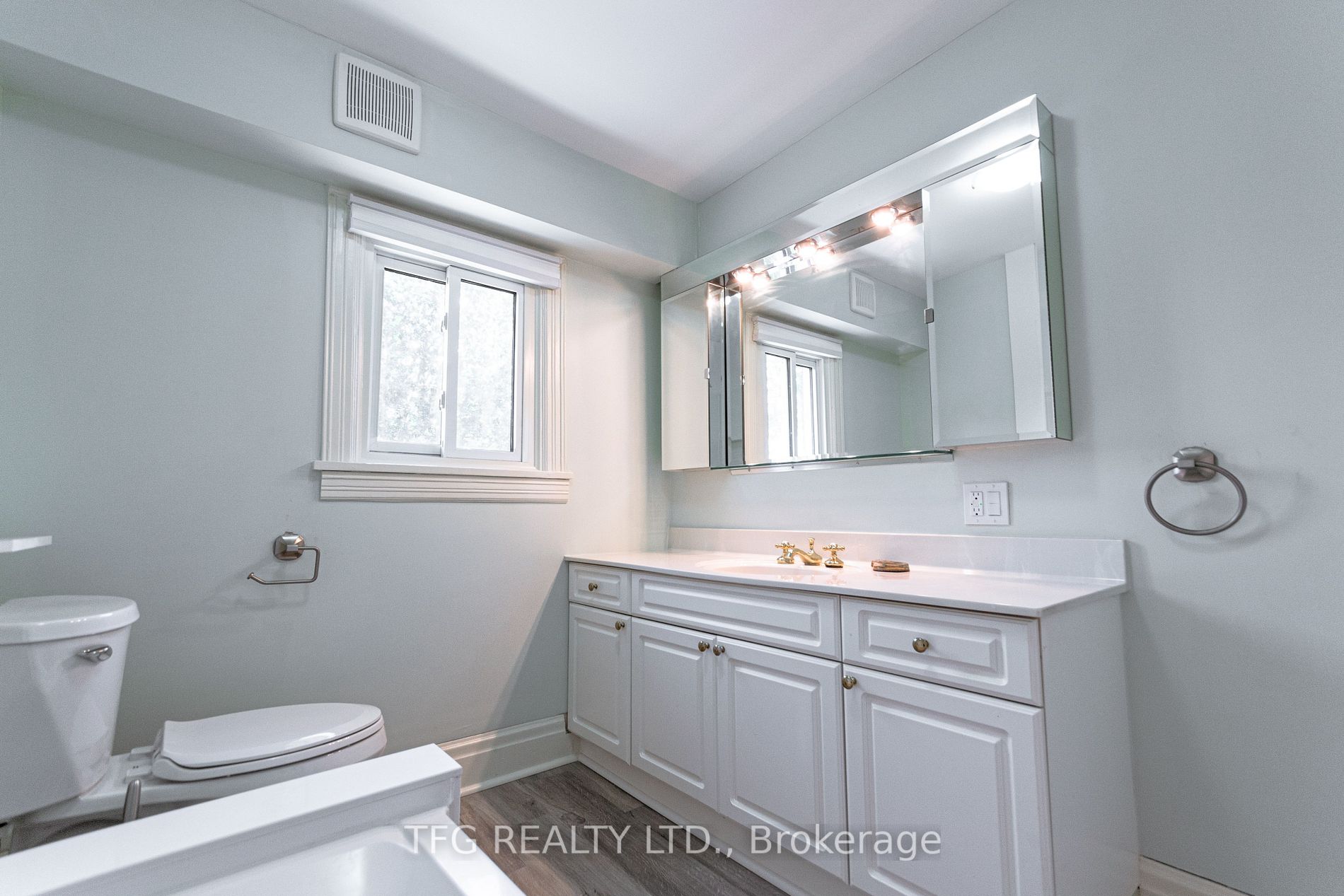 21 Elgin St