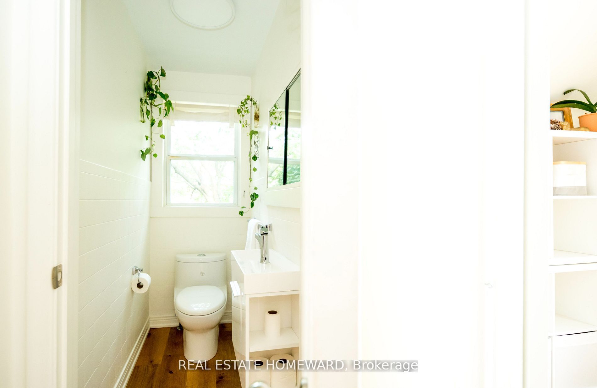 27 Sharpe St