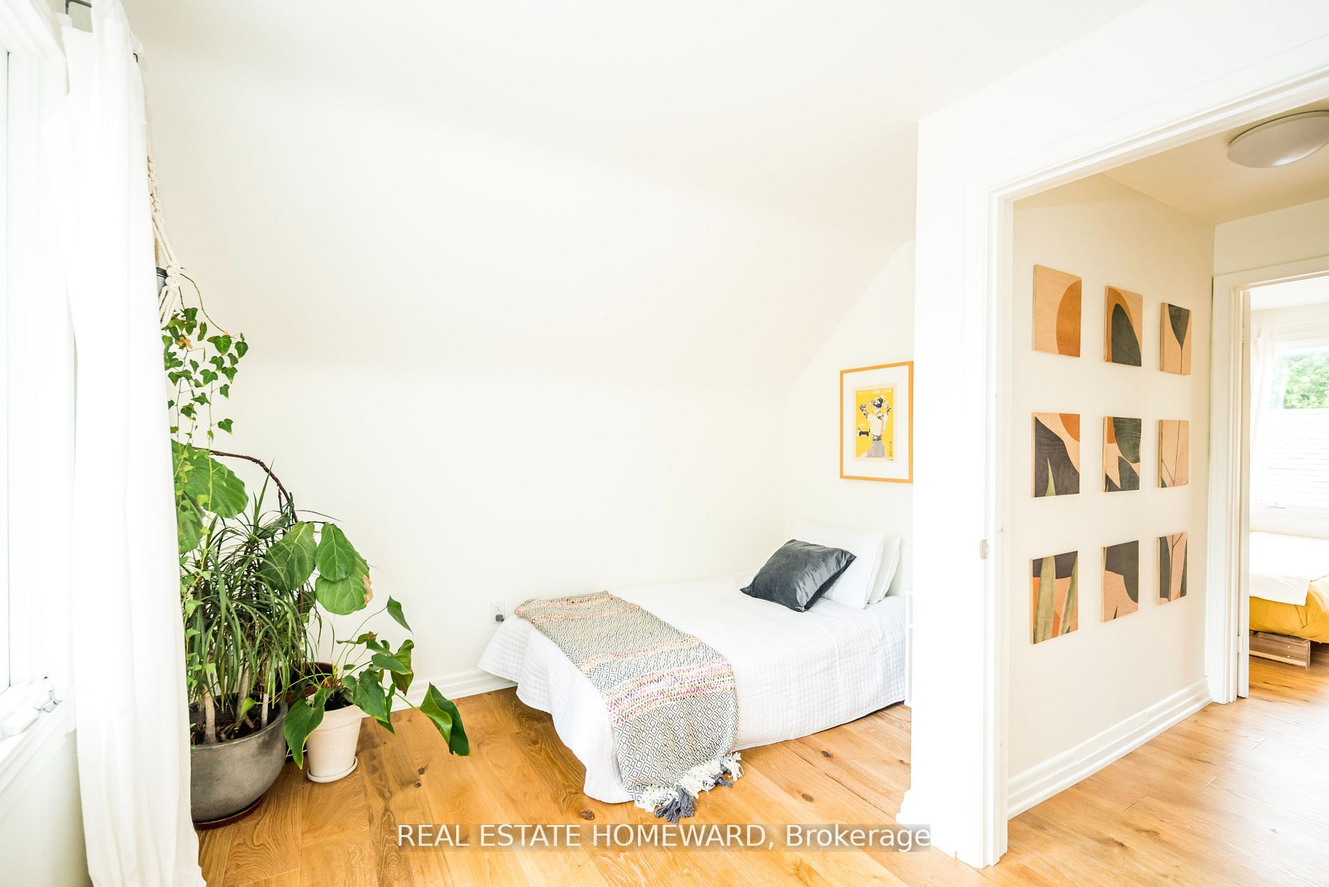 27 Sharpe St