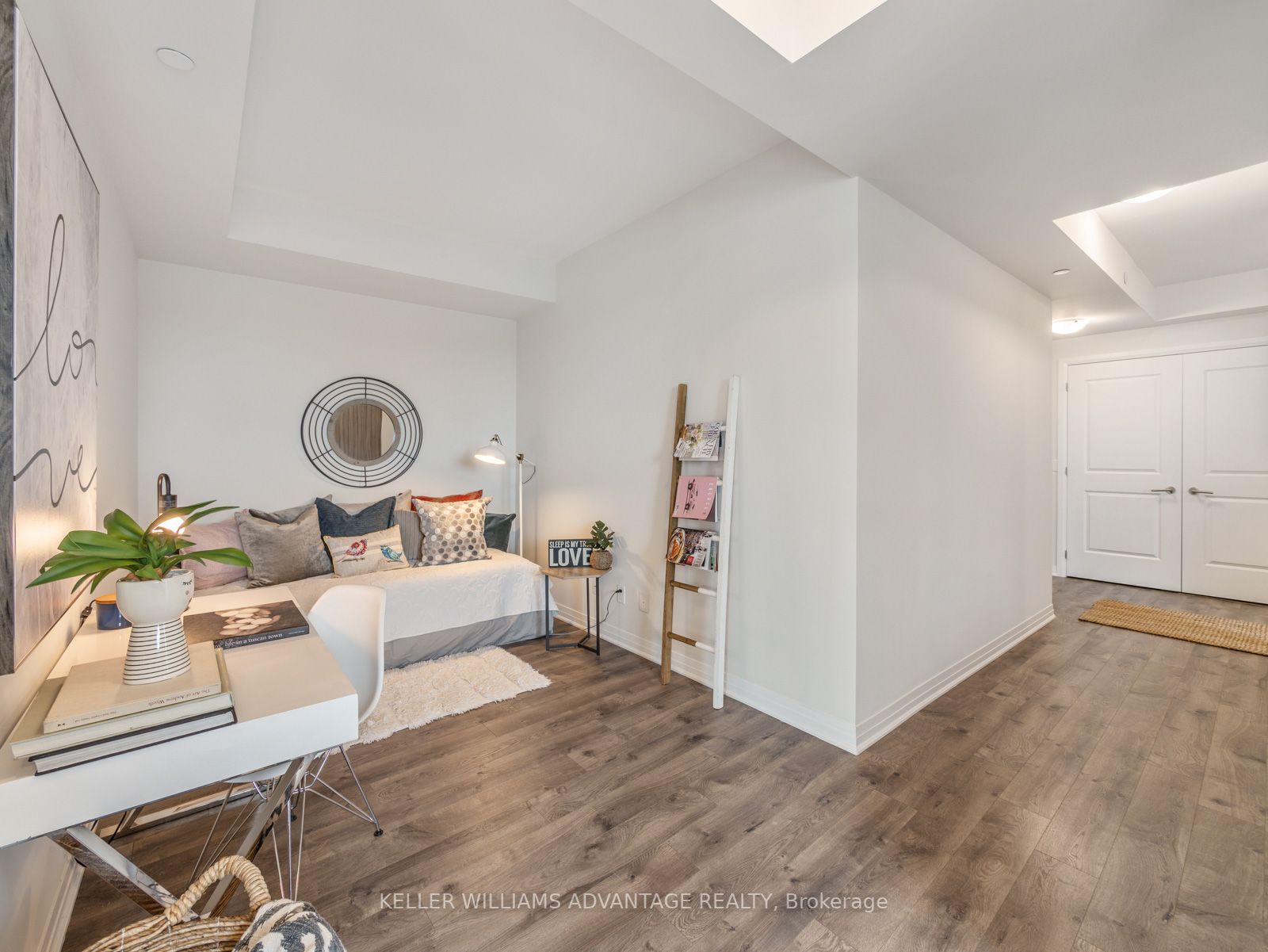 1630 Queen St E, #503
