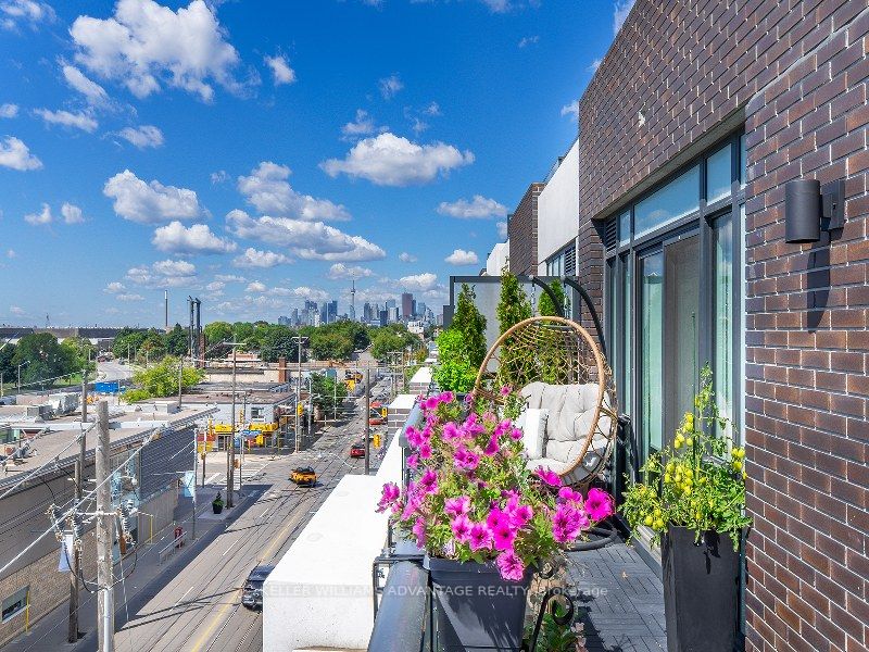 1630 Queen St E, #503