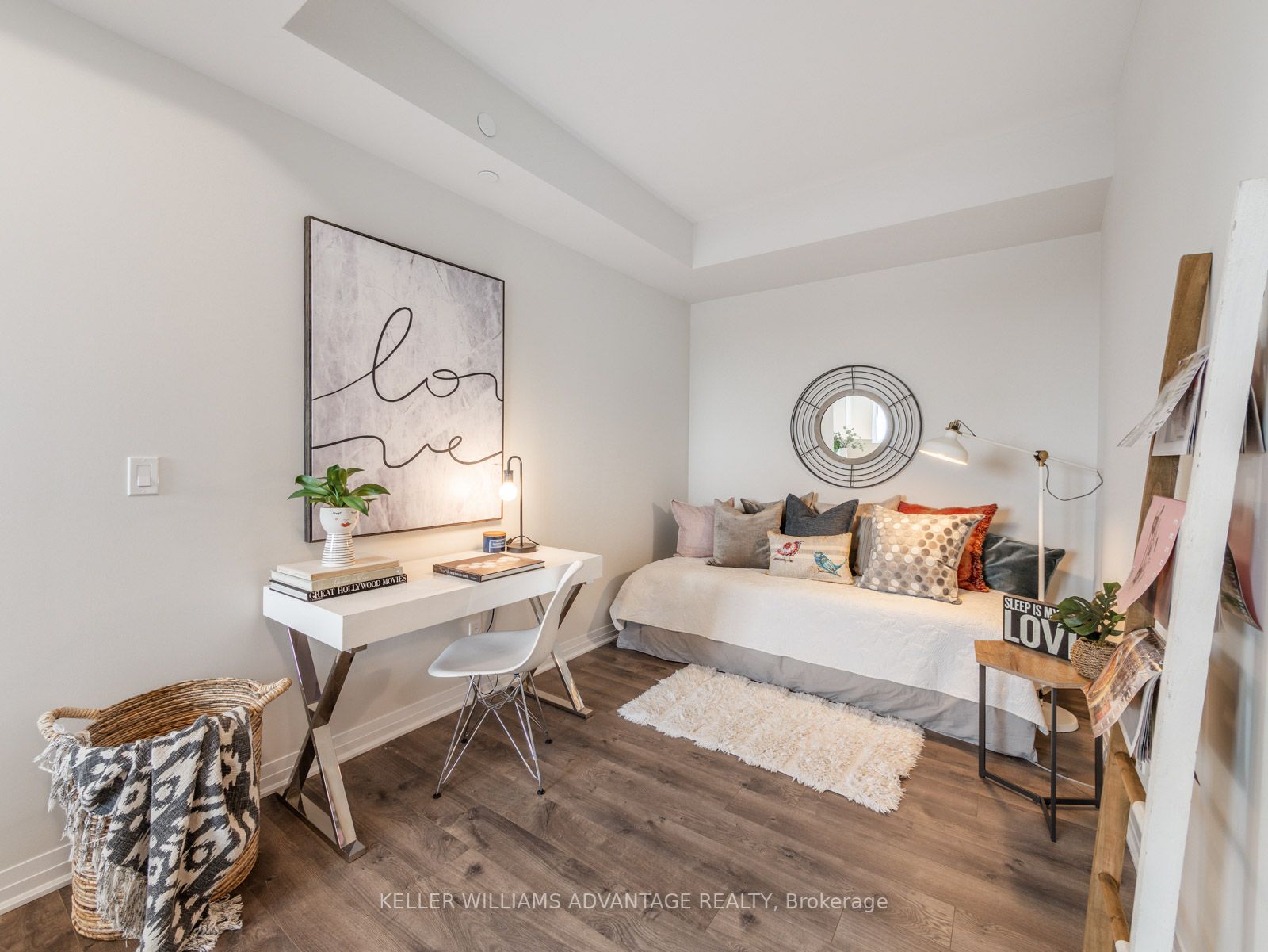 1630 Queen St E, #503