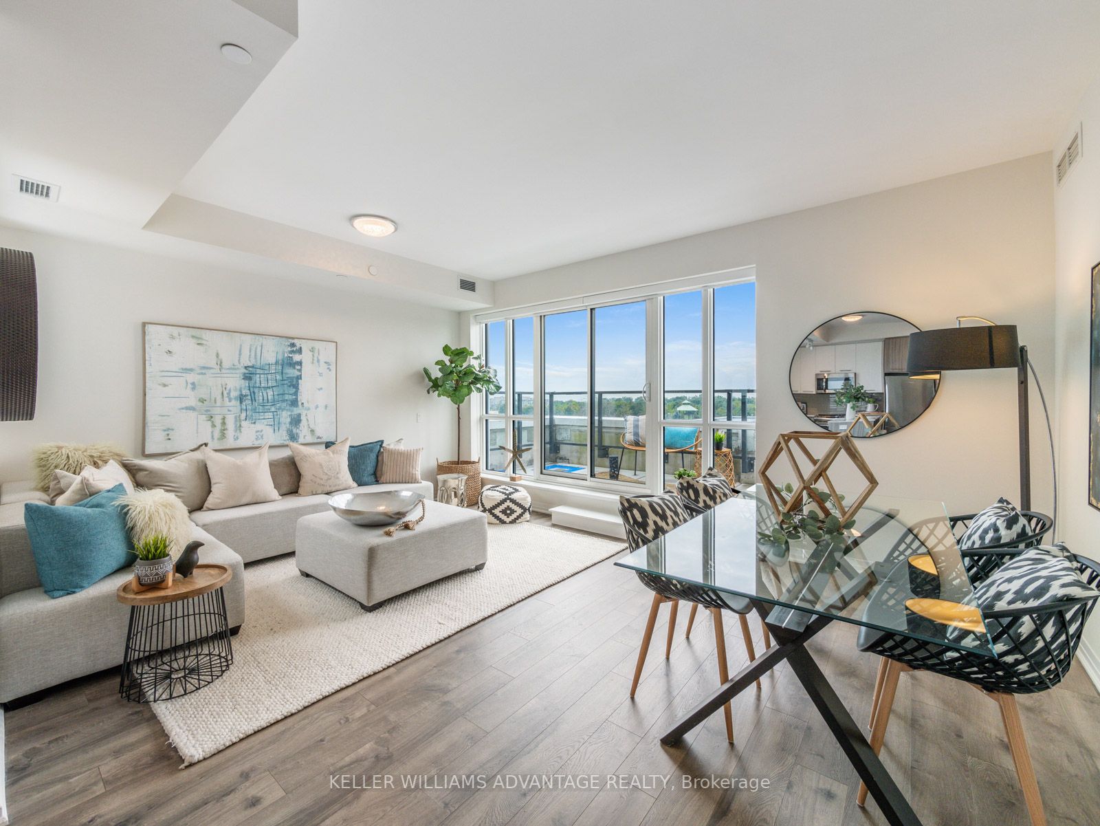 1630 Queen St E, #503