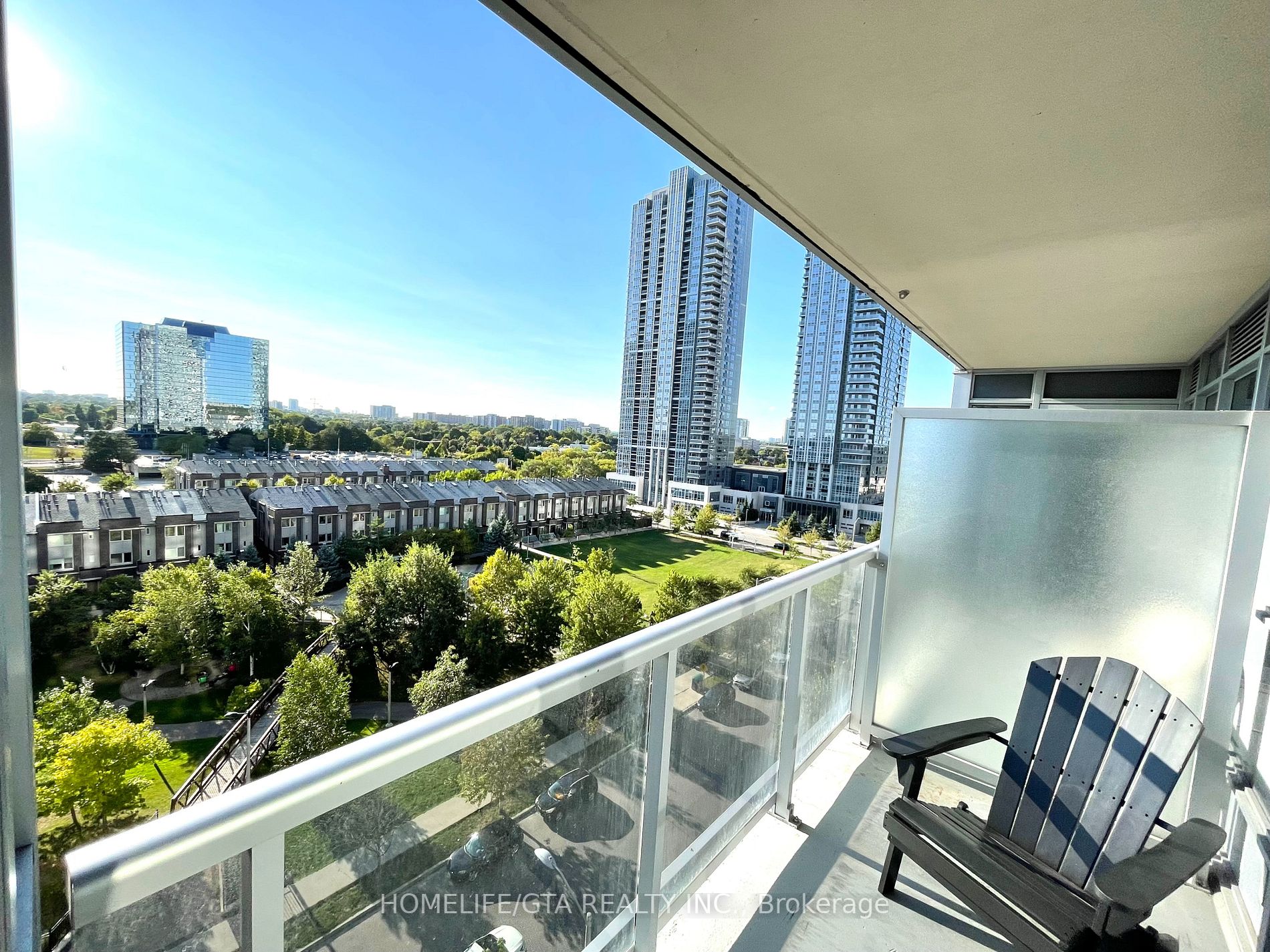 151 Village Green Sq, #905