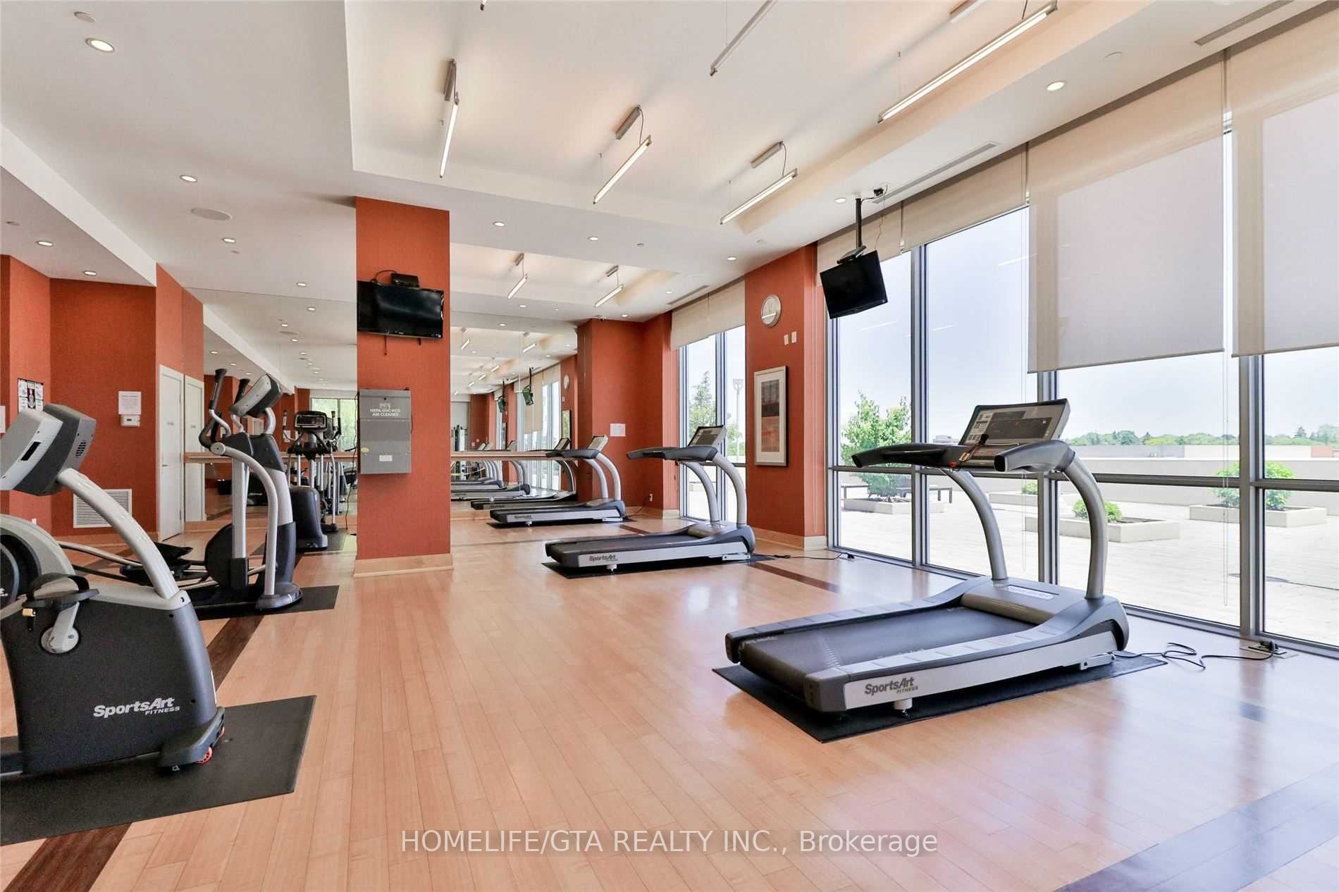 151 Village Green Sq, #905