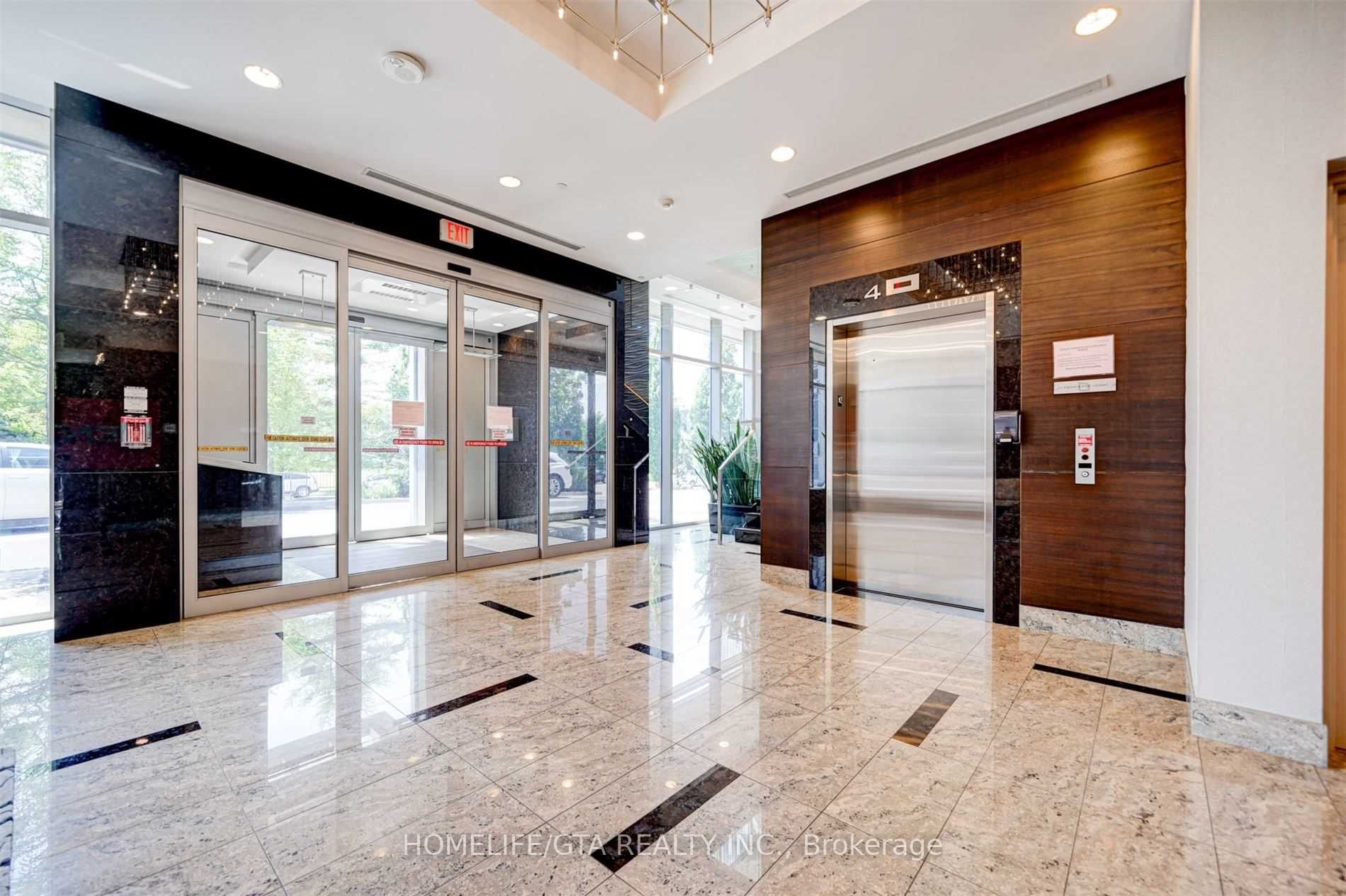 151 Village Green Sq, #905