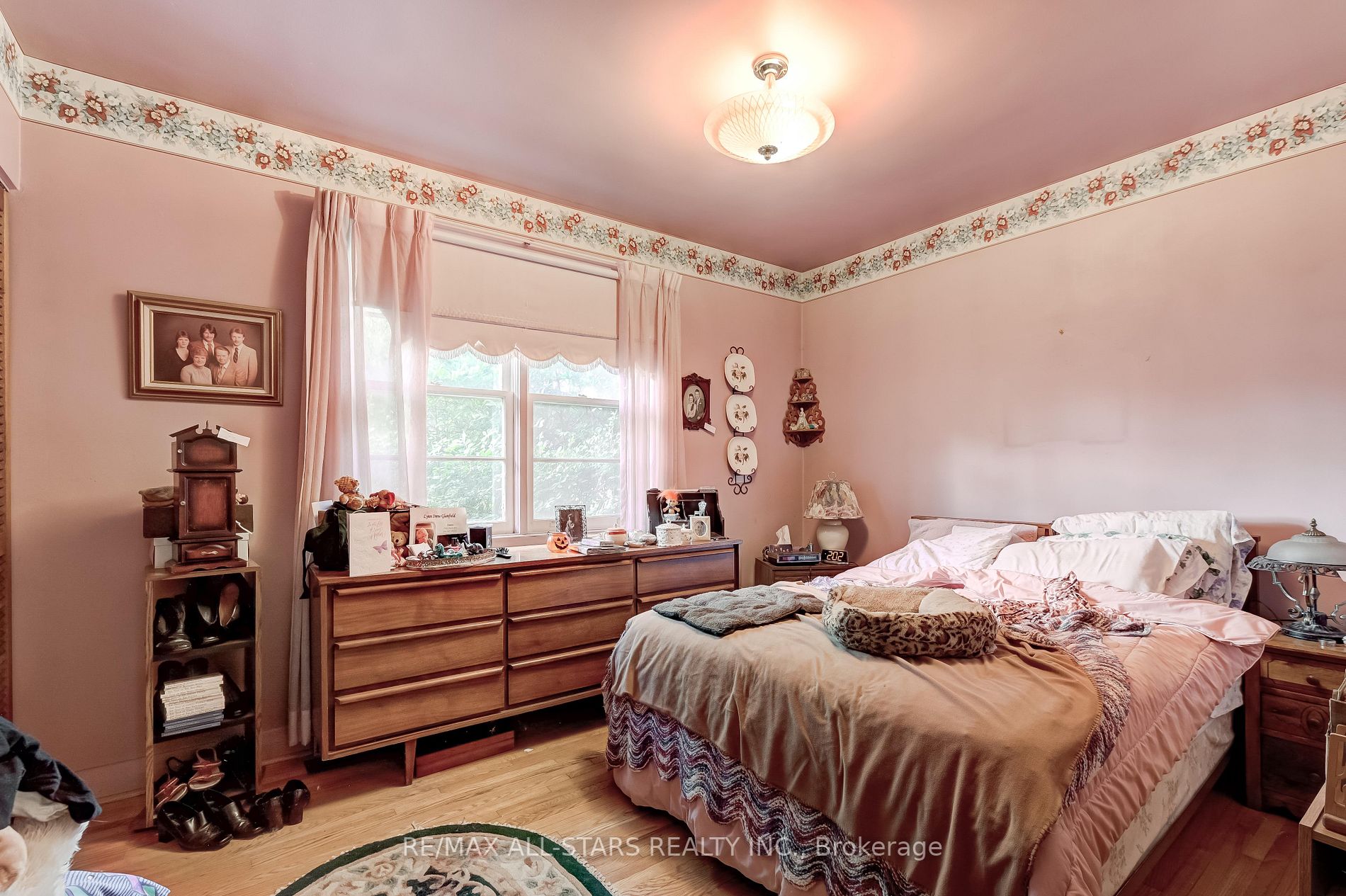 41 Adanac Dr