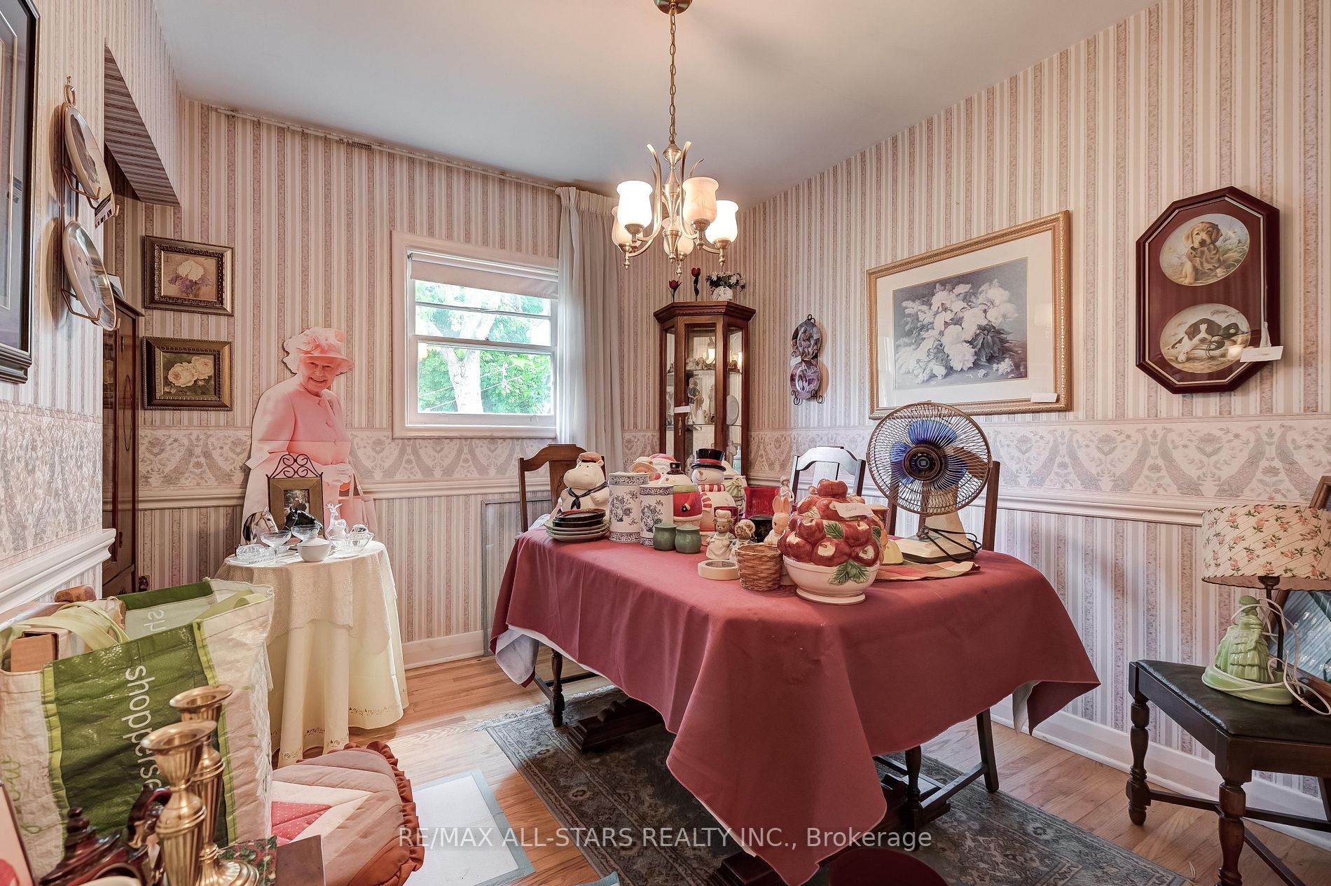 41 Adanac Dr