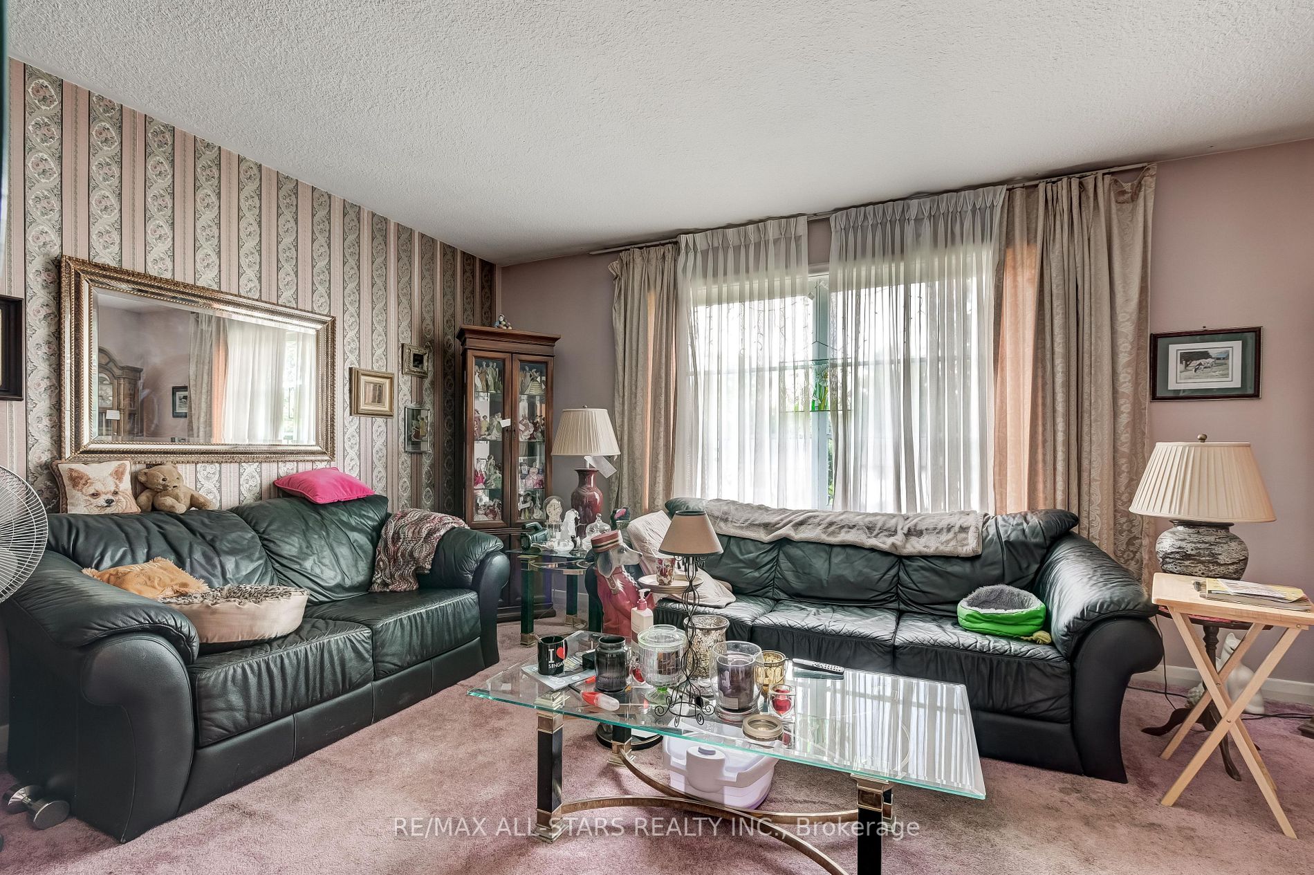 41 Adanac Dr