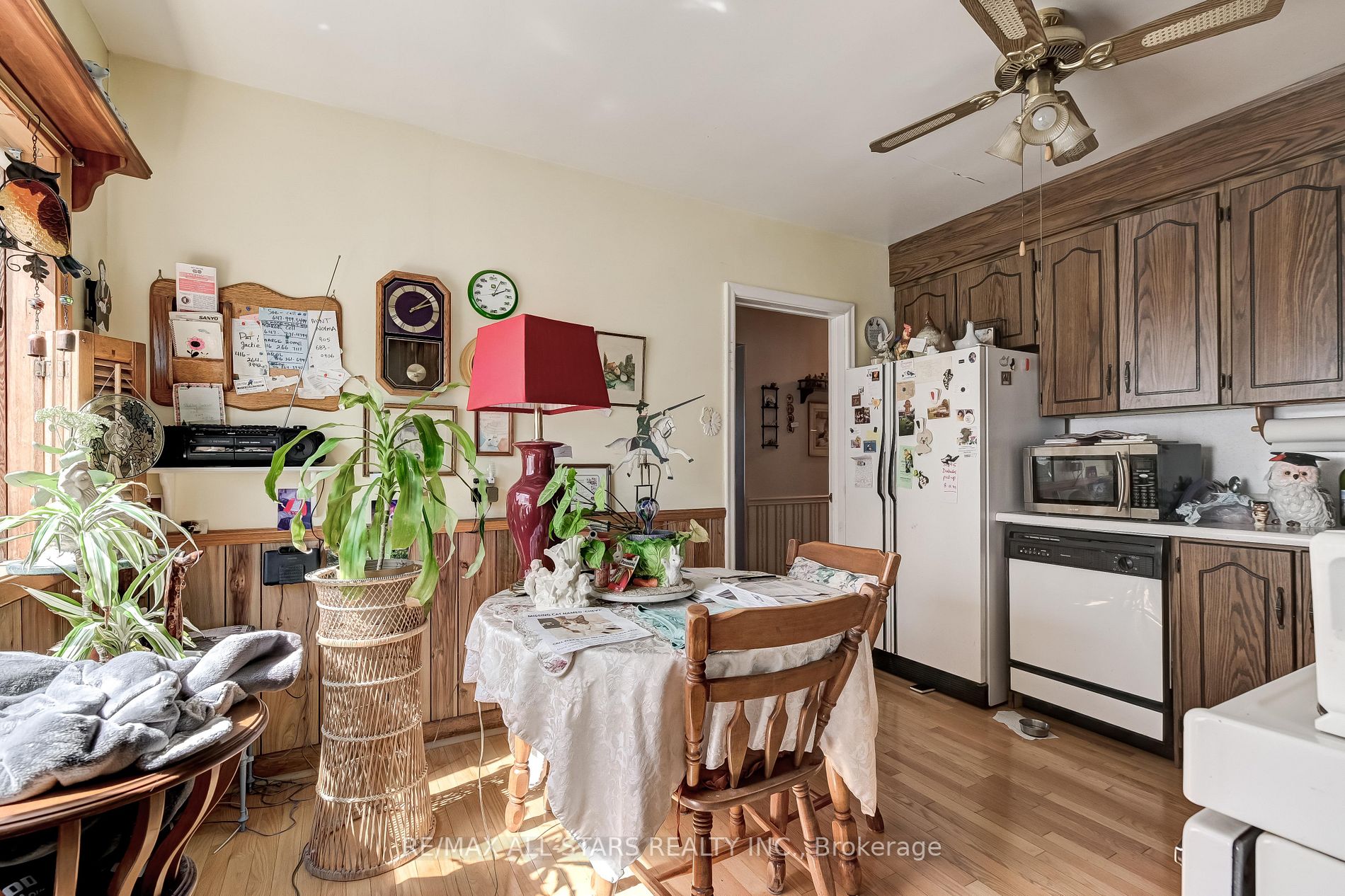 41 Adanac Dr