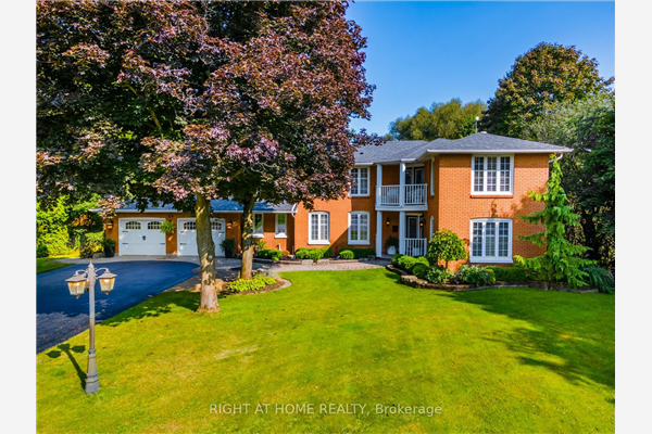 20 Glenlaura Cres, Whitby